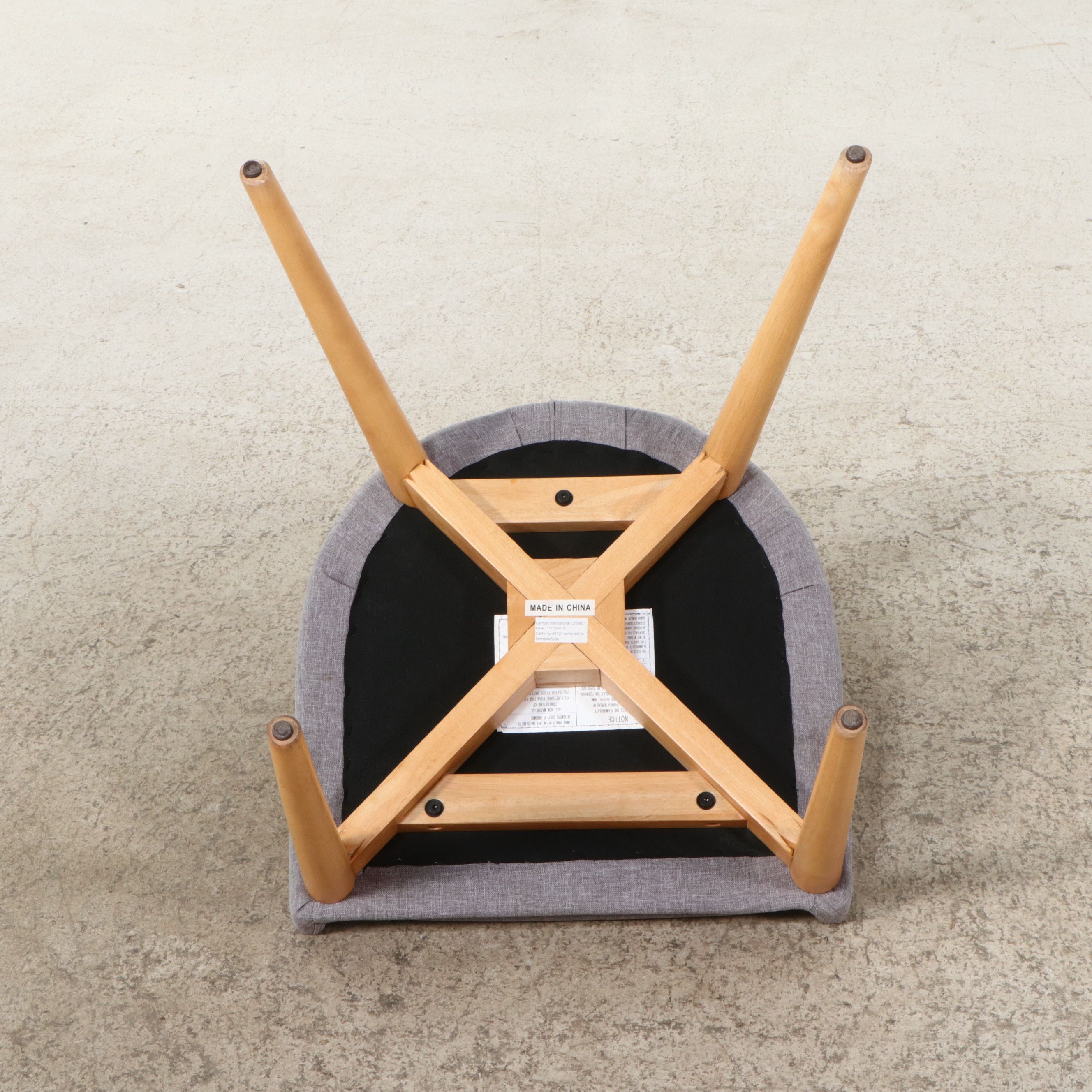 Seven-Piece Dining Set with Article "Seno" Oak Dining Table and "Candra" Chairs