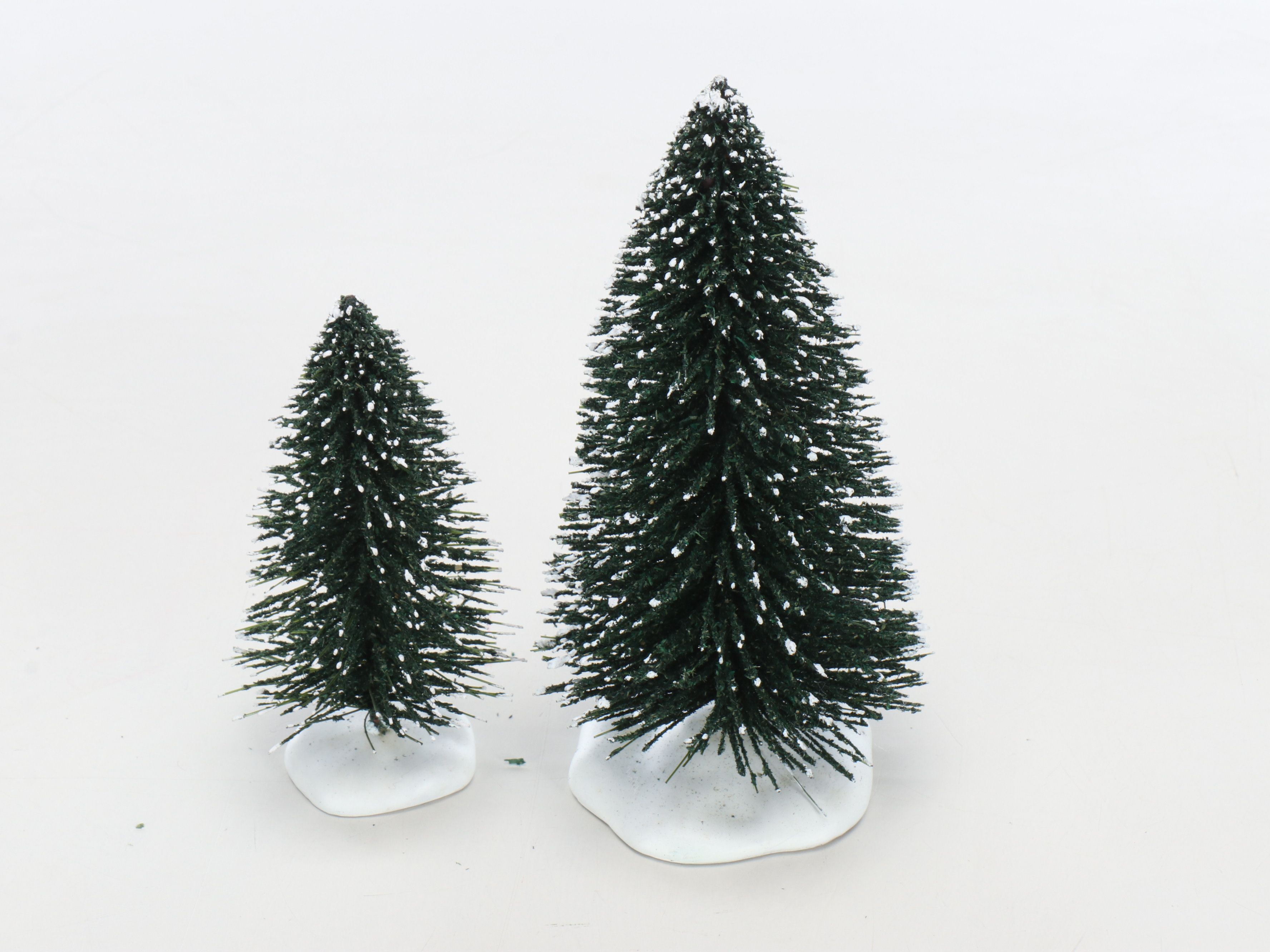 Thomas Kinkade "Wonderland Express Christmas Tree" and More Village Décor