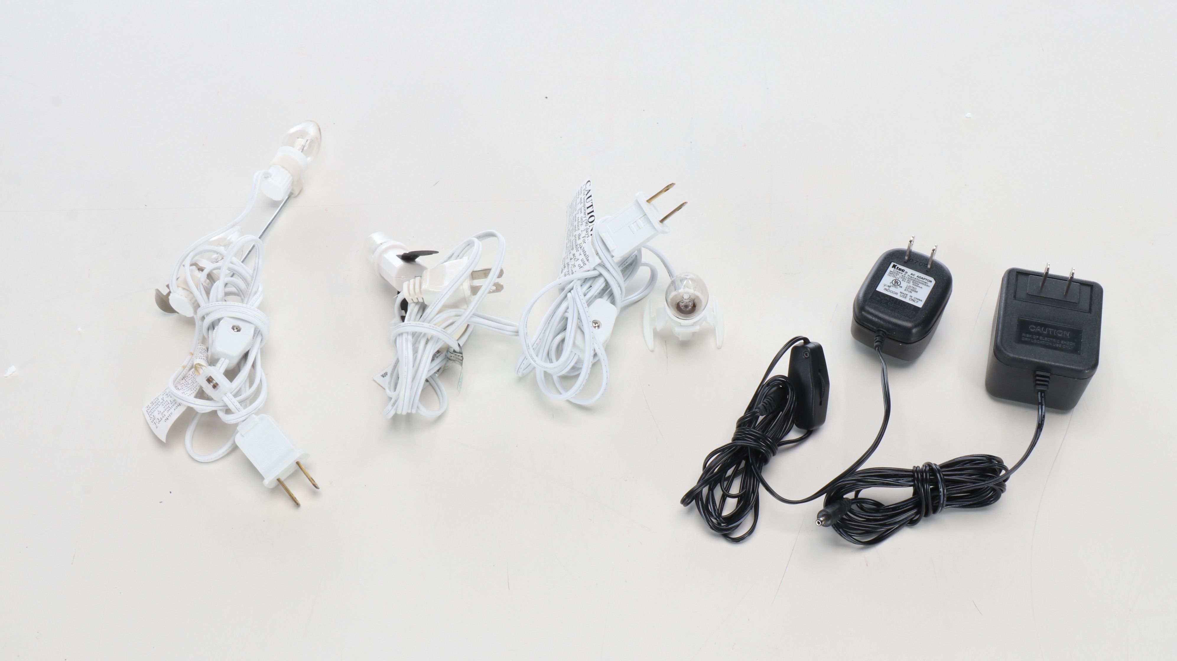 Thomas Kinkade "Wonderland Express Christmas Tree" and More Village Décor