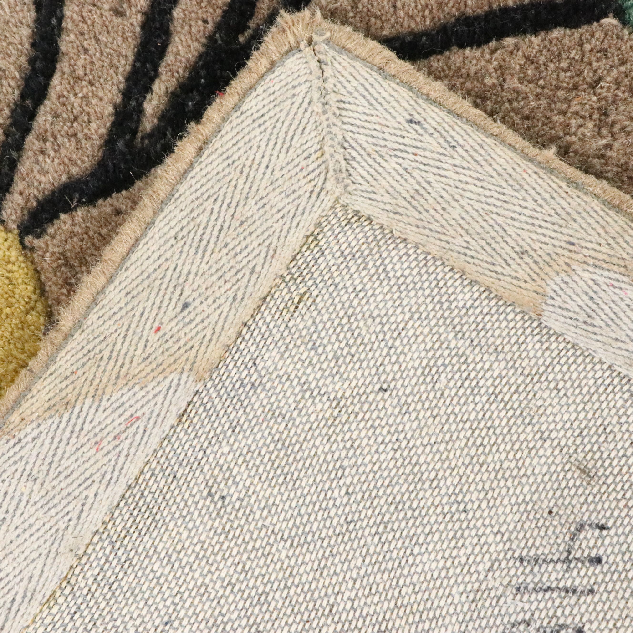 5'1 x 7'1 Hand-Tufted Contemporary Floral Area Rug