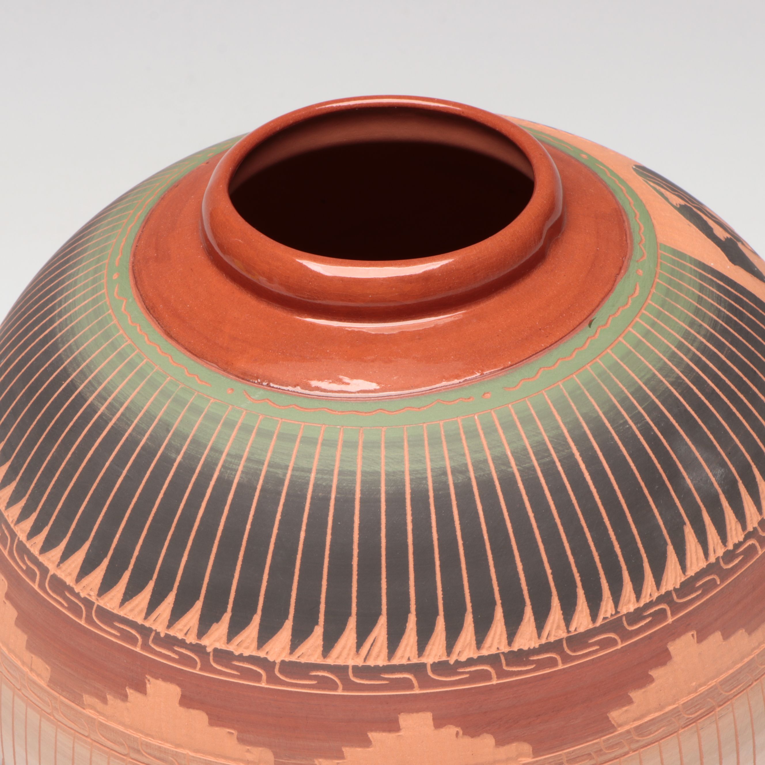 Marilyn Kinlichee Navajo Sgraffito Ceramic Vase