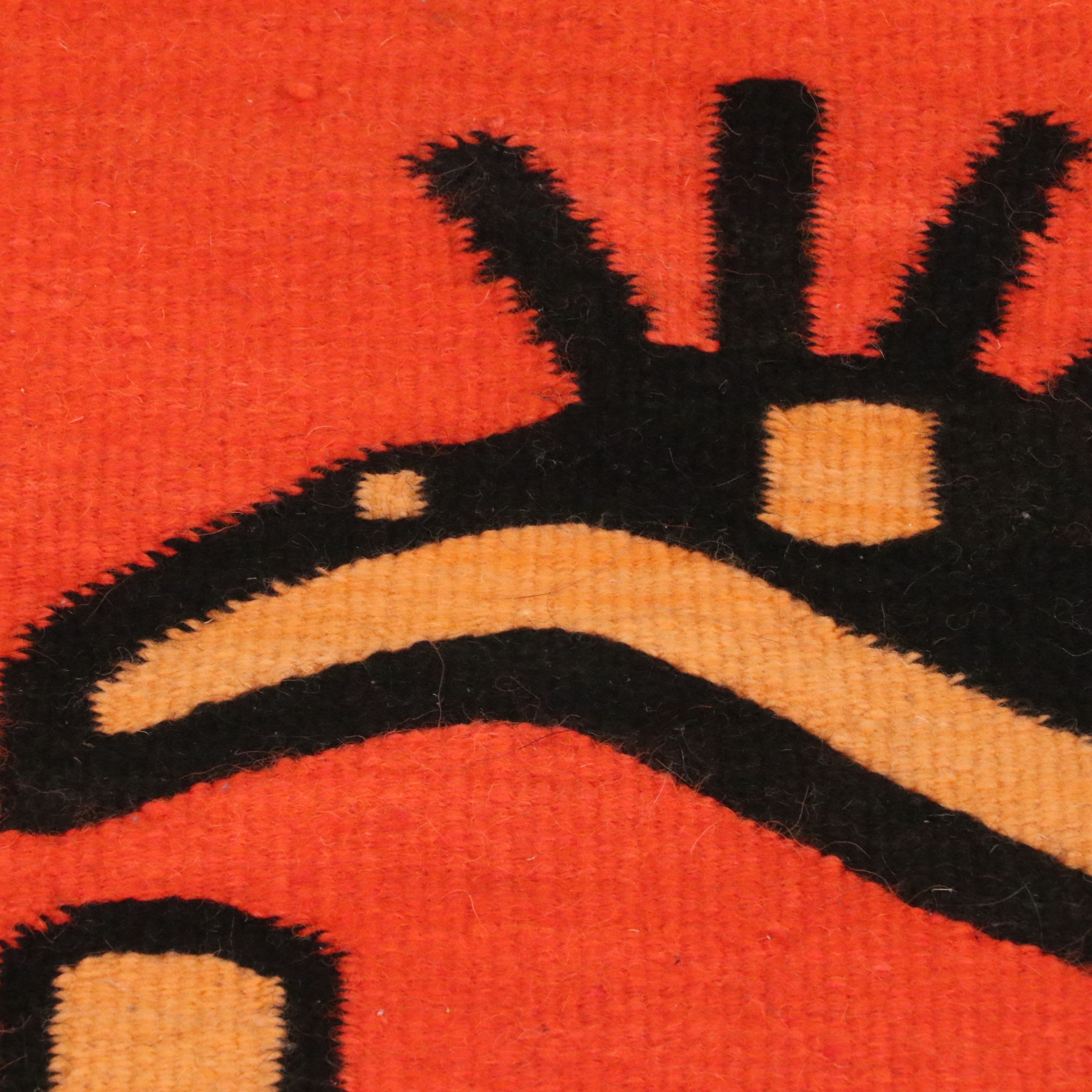 1'5 x 2'7 Handwoven Ecuadorian Pictorial Accent Rug