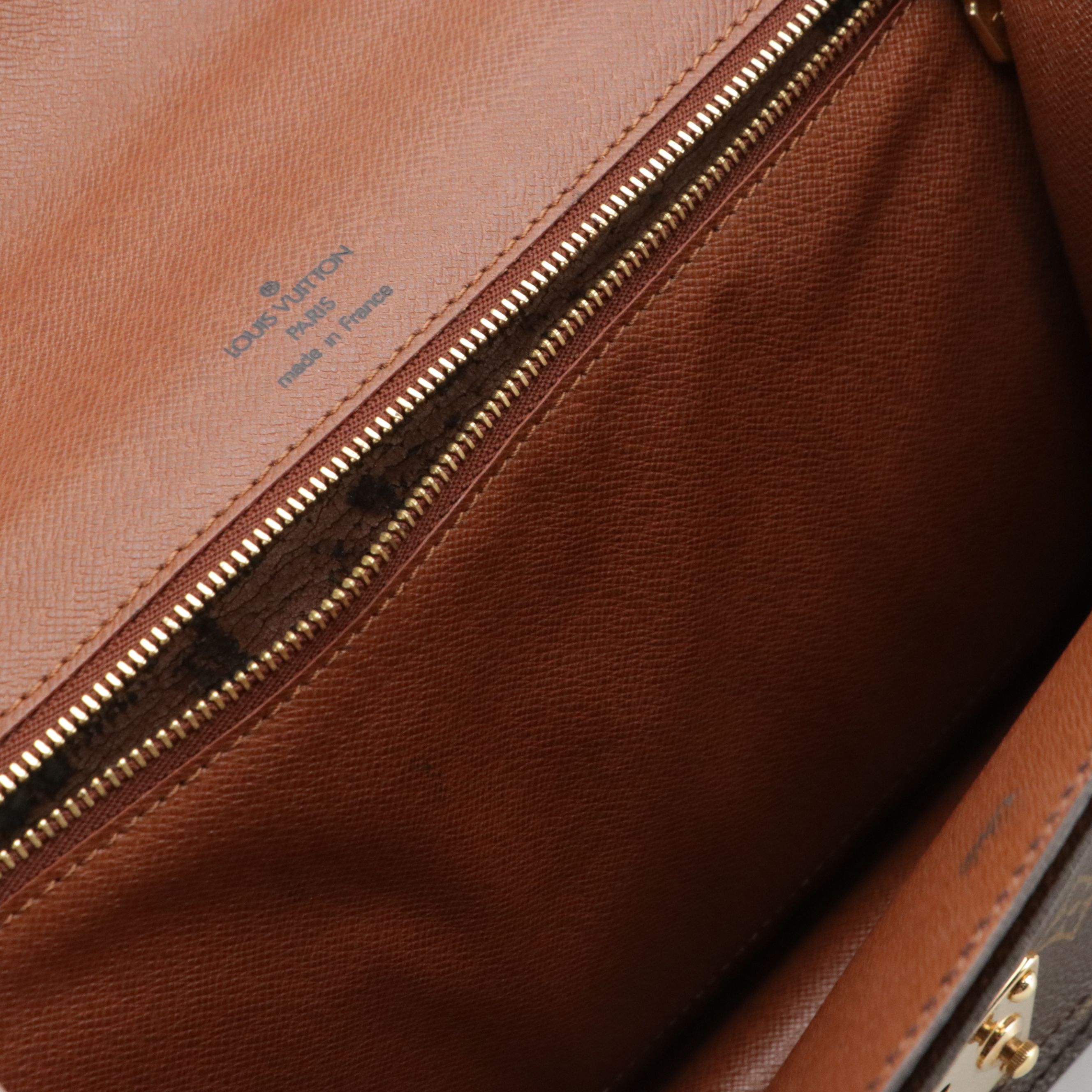 Louis Vuitton Monceau 28 Bag in Monogram Canvas and Leather