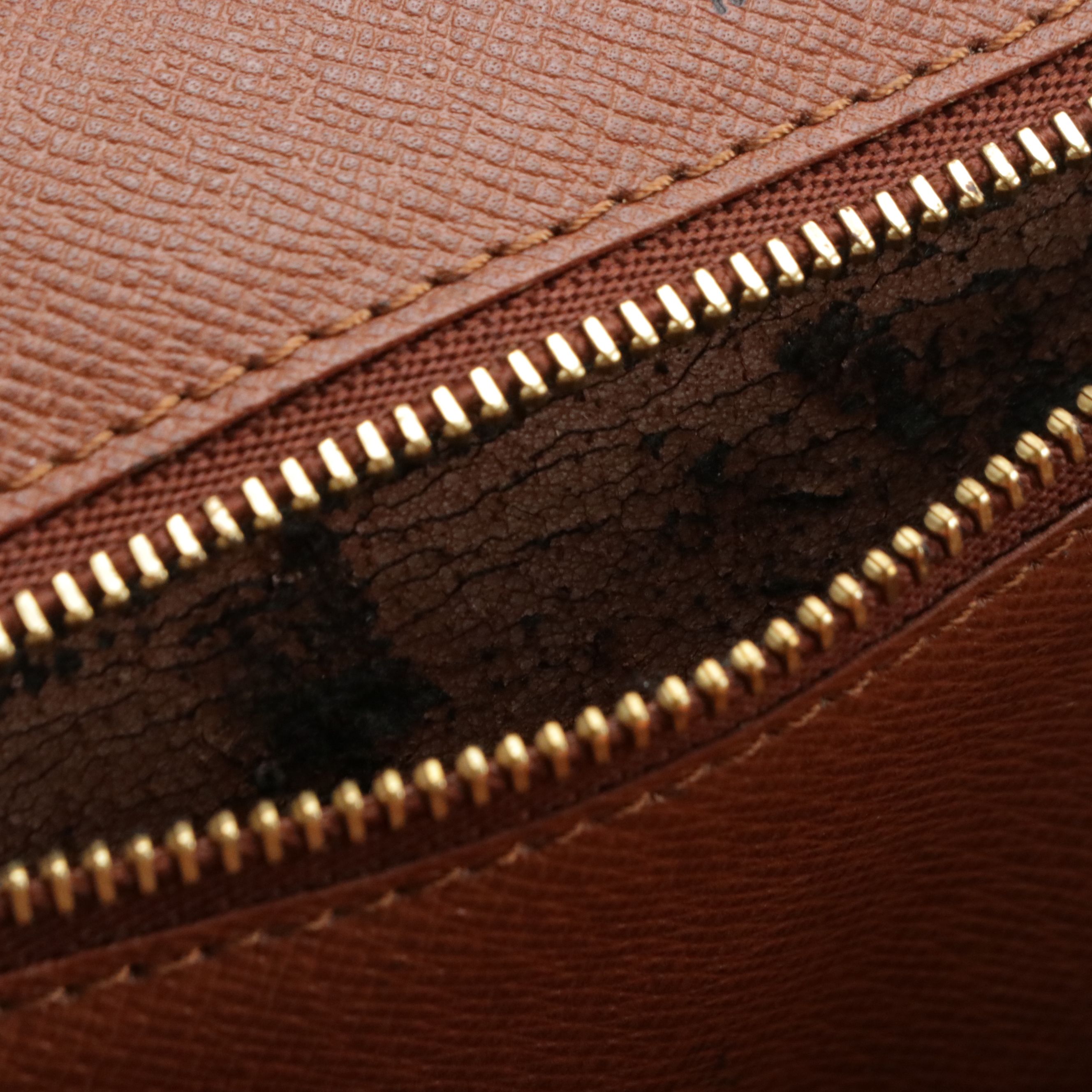 Louis Vuitton Monceau 28 Bag in Monogram Canvas and Leather