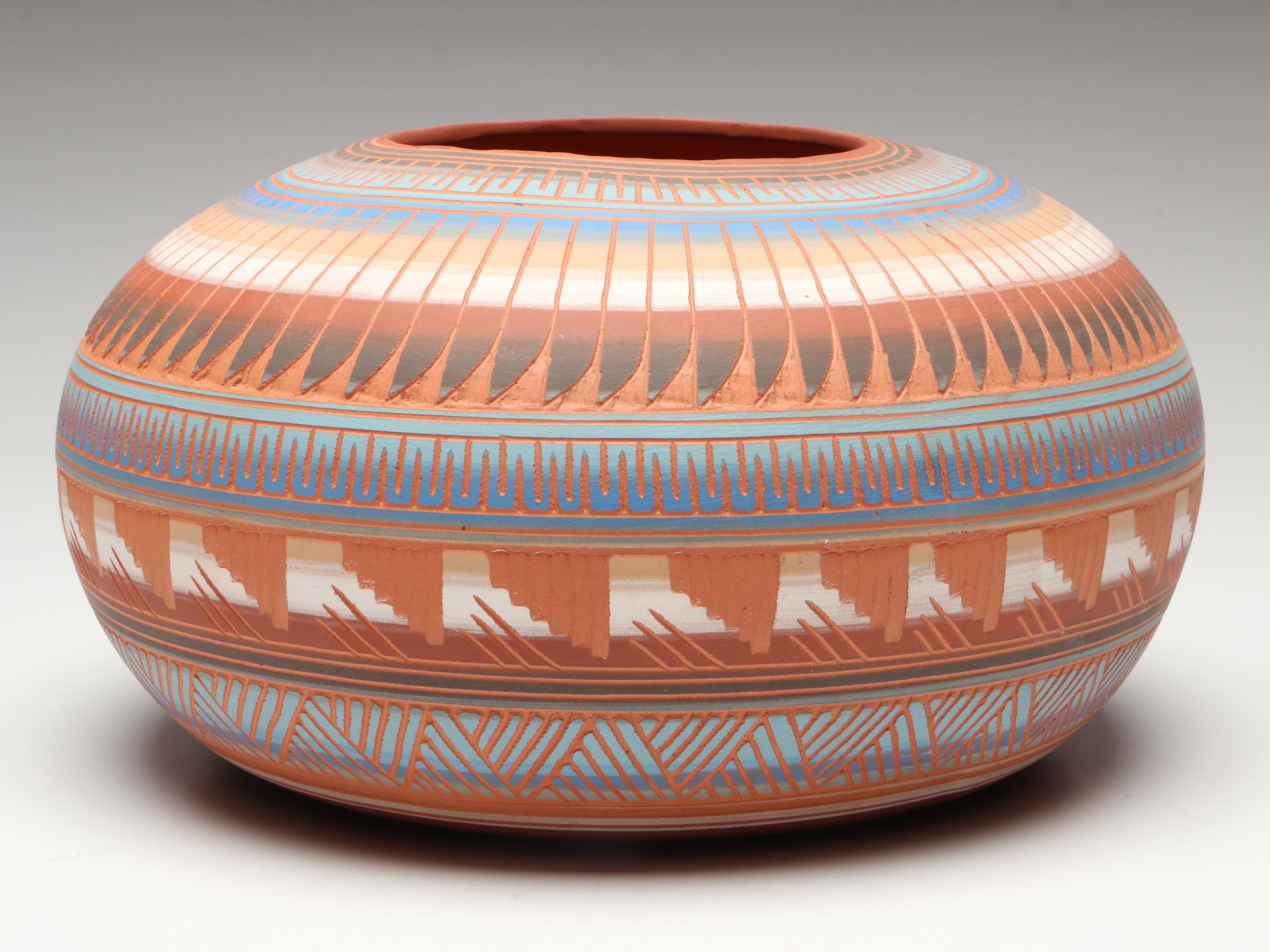 Johnny Williams Navajo Sgraffito Pottery Vase