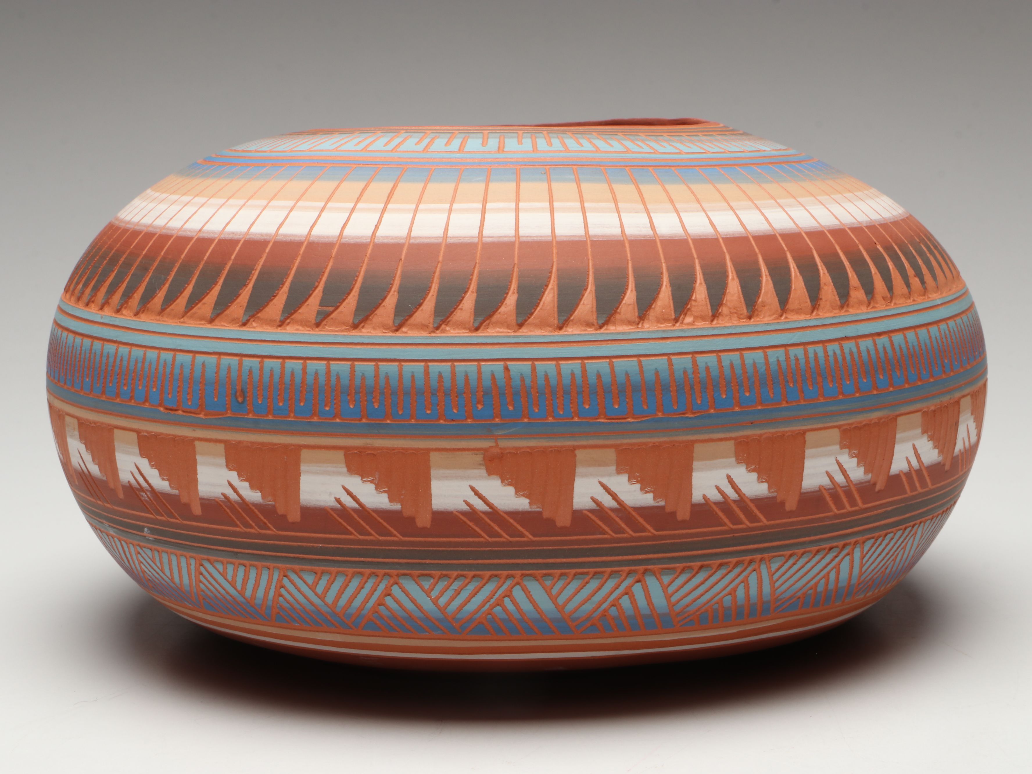 Johnny Williams Navajo Sgraffito Pottery Vase