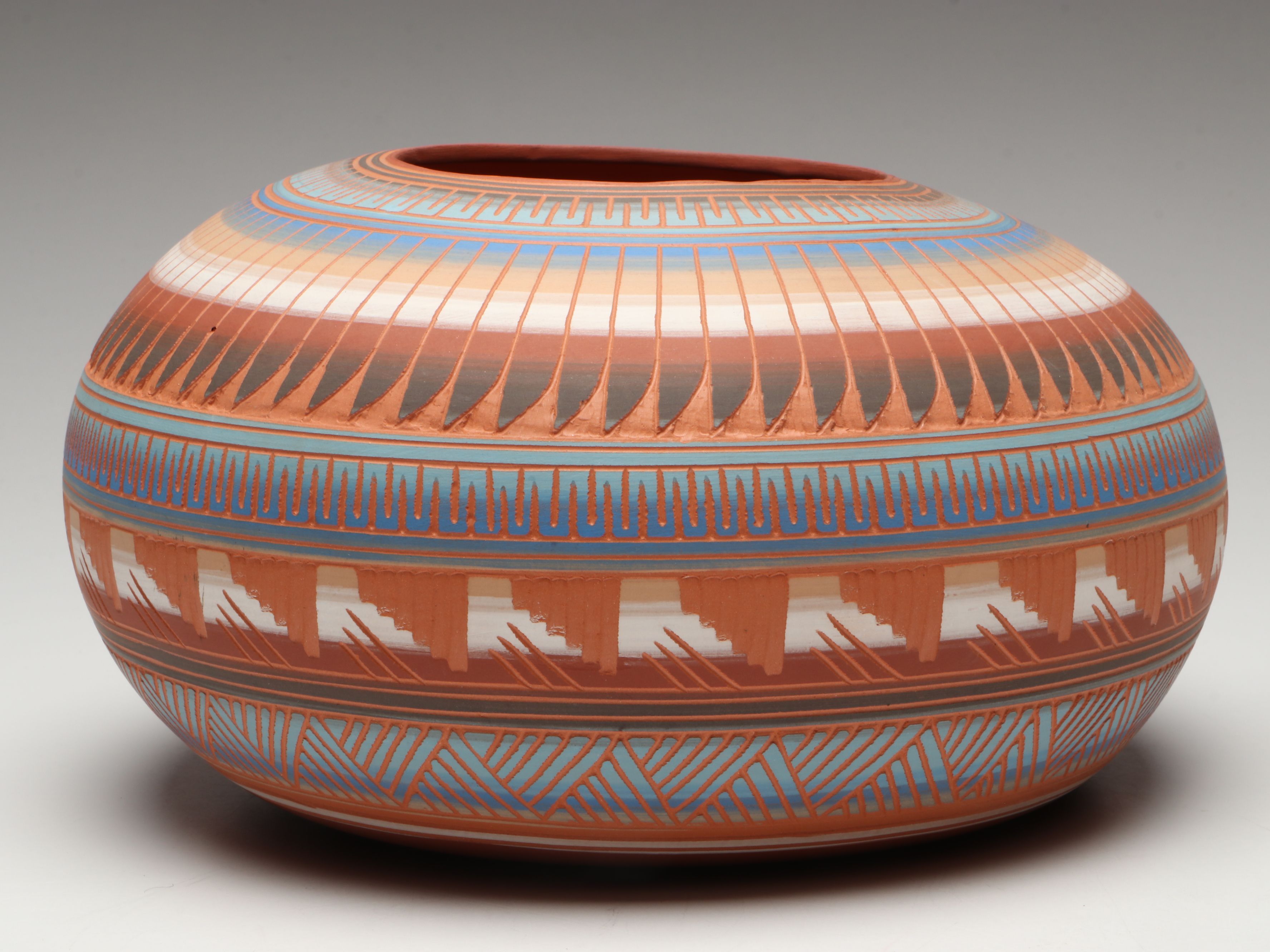 Johnny Williams Navajo Sgraffito Pottery Vase