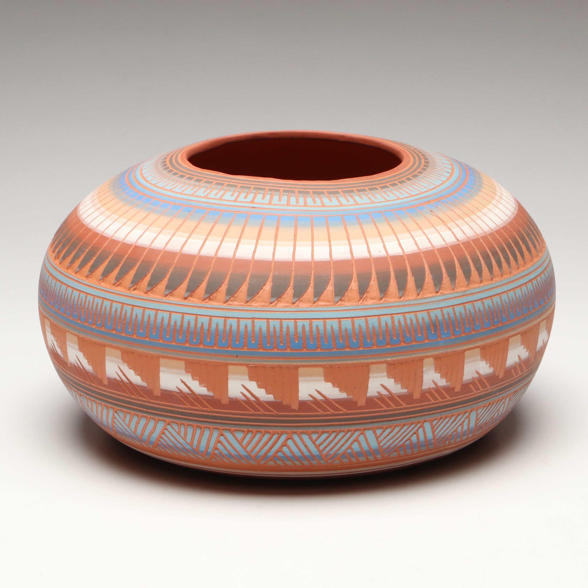 Johnny Williams Navajo Sgraffito Pottery Vase