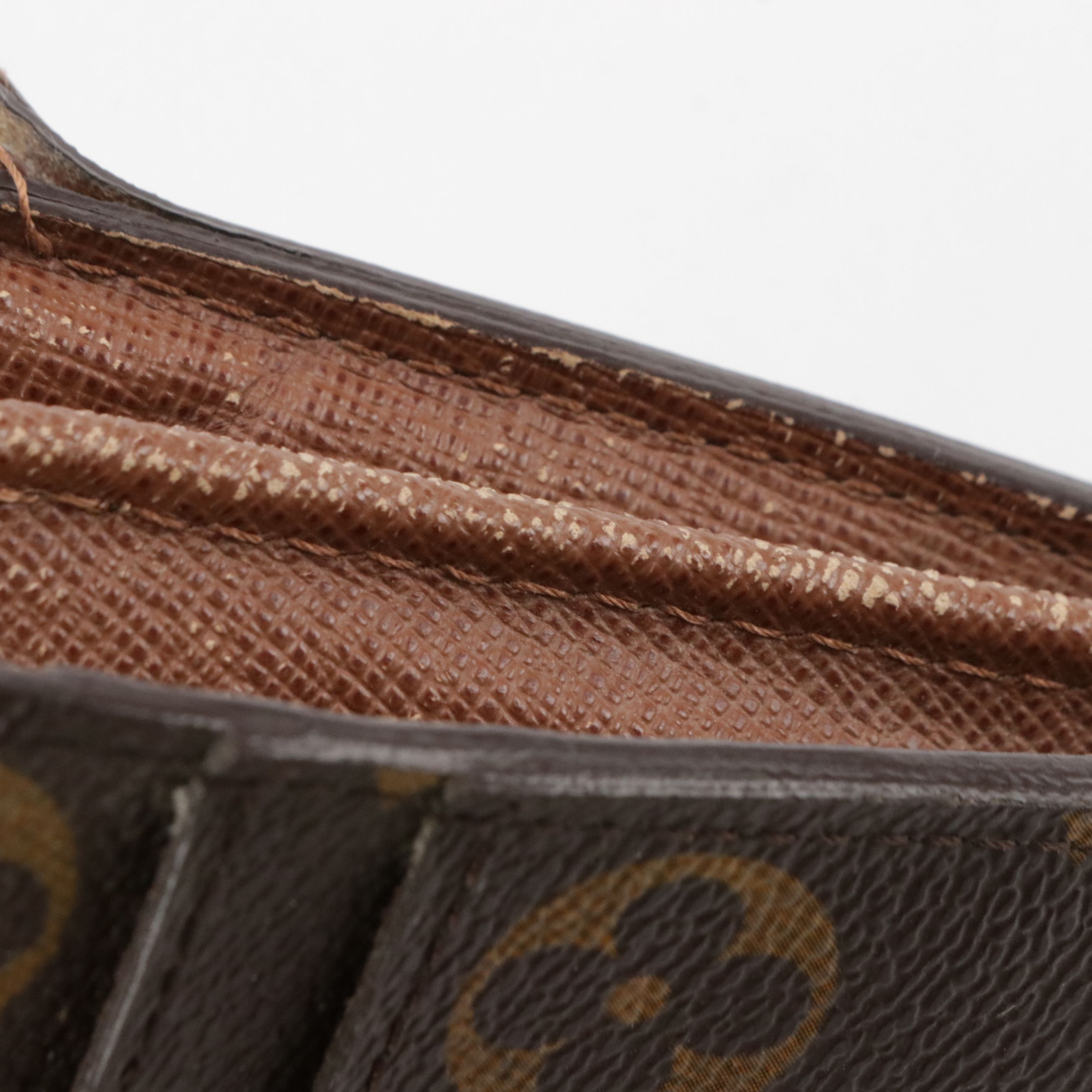 Louis Vuitton Pochette Porte-Monnaie, Crédit NM in Monogram Canvas