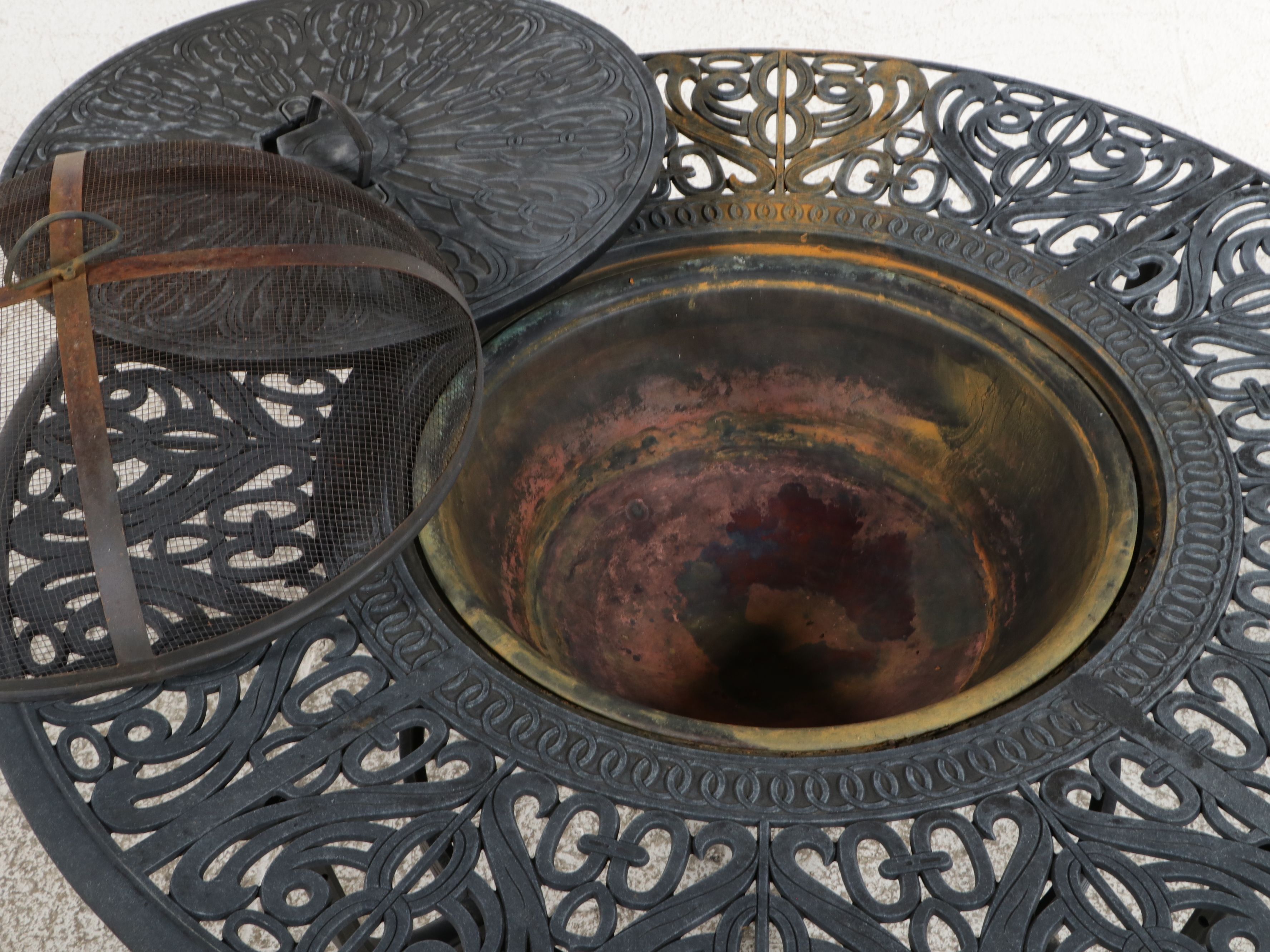 Outdoor Round Fire Pit Table