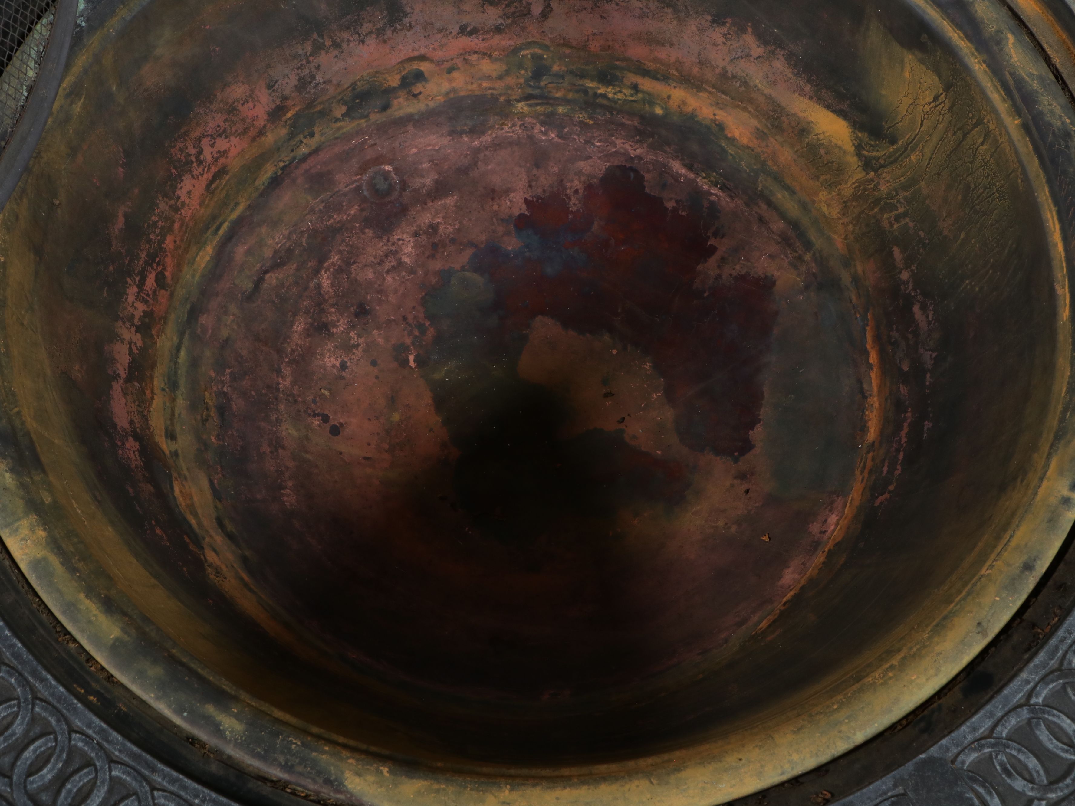 Outdoor Round Fire Pit Table