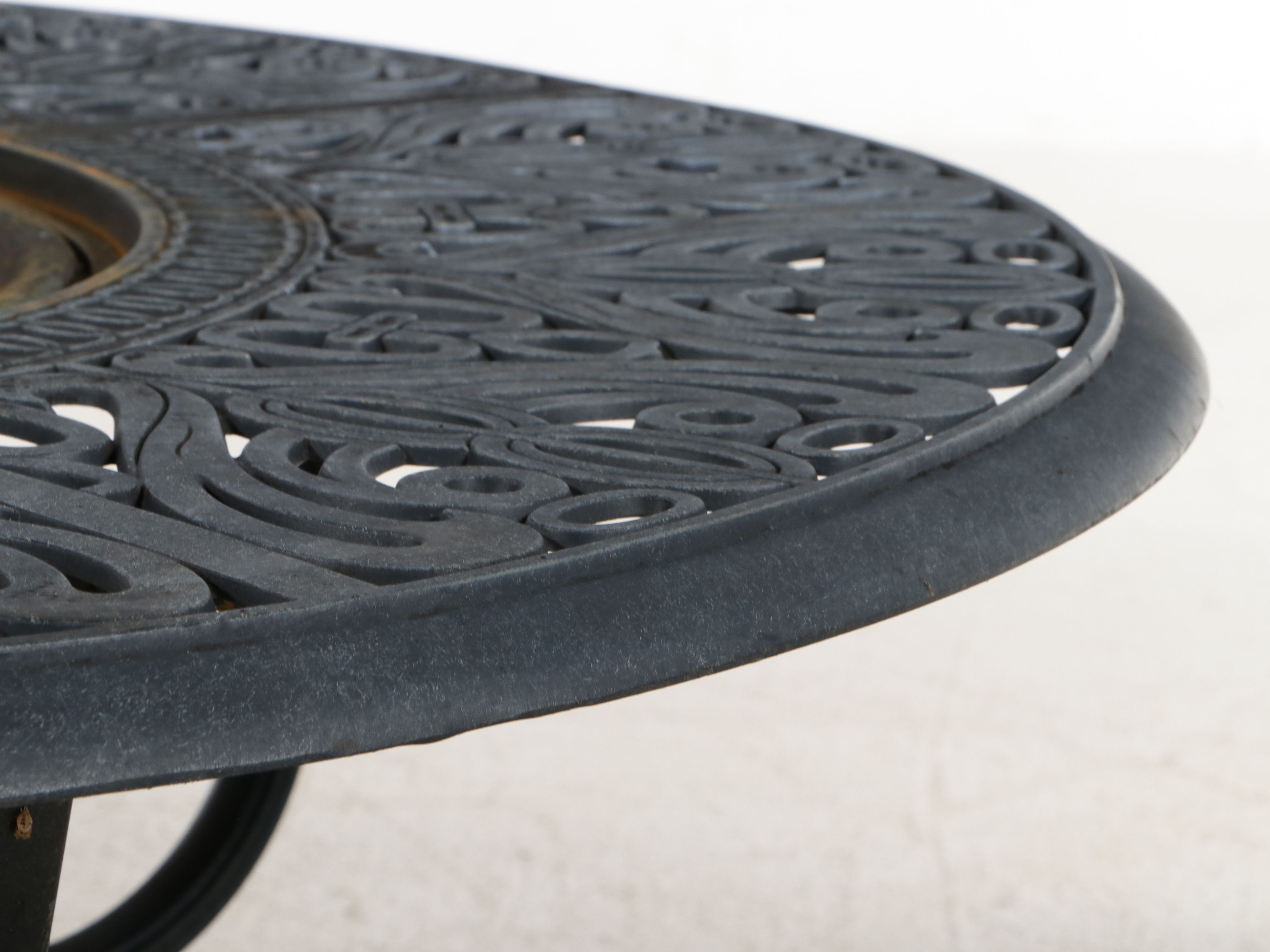 Outdoor Round Fire Pit Table