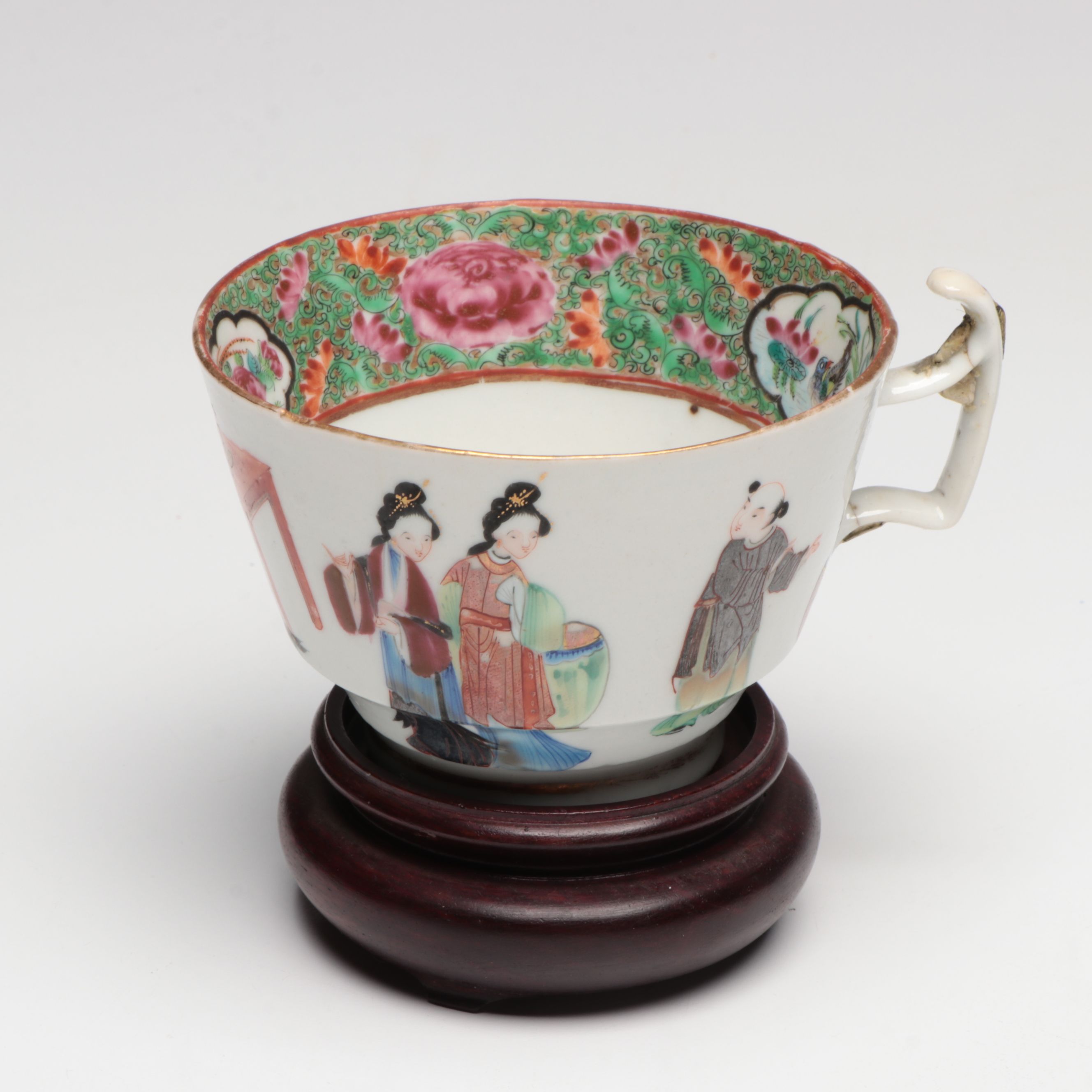 Chinese Rose Medallion Porcelain Bowl and Teacup on Wood Base