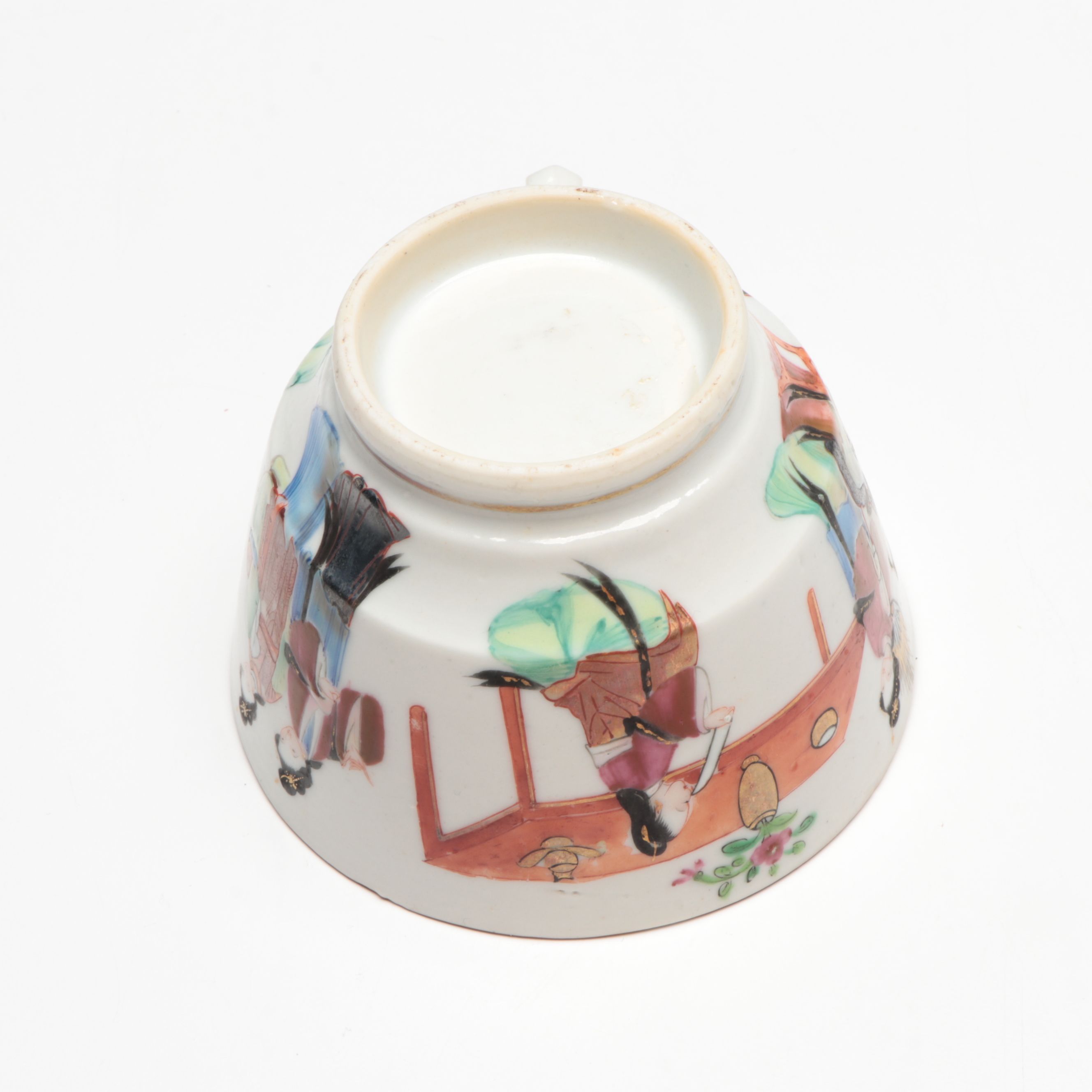 Chinese Rose Medallion Porcelain Bowl and Teacup on Wood Base