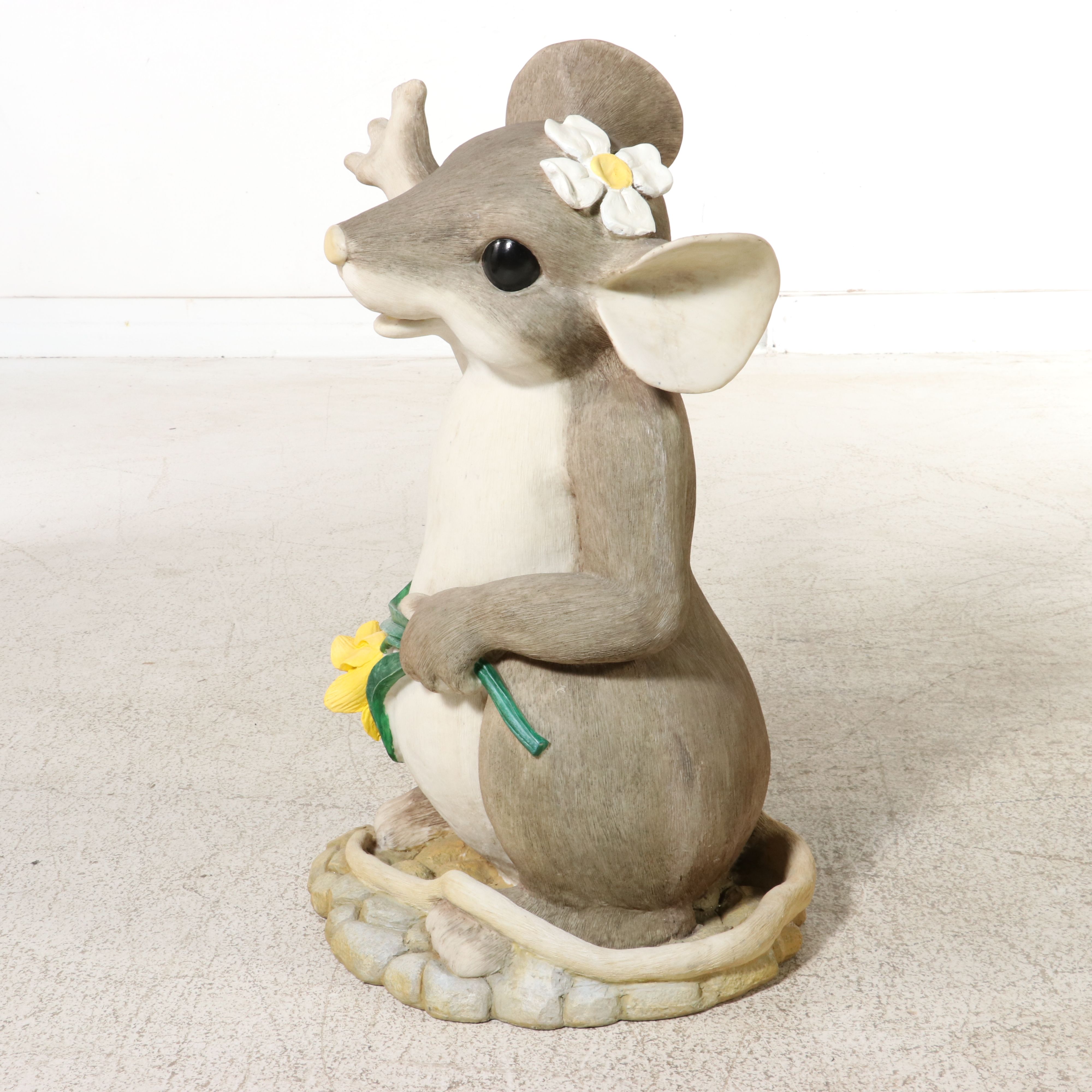 Large Scale Anthropomorphic Mice