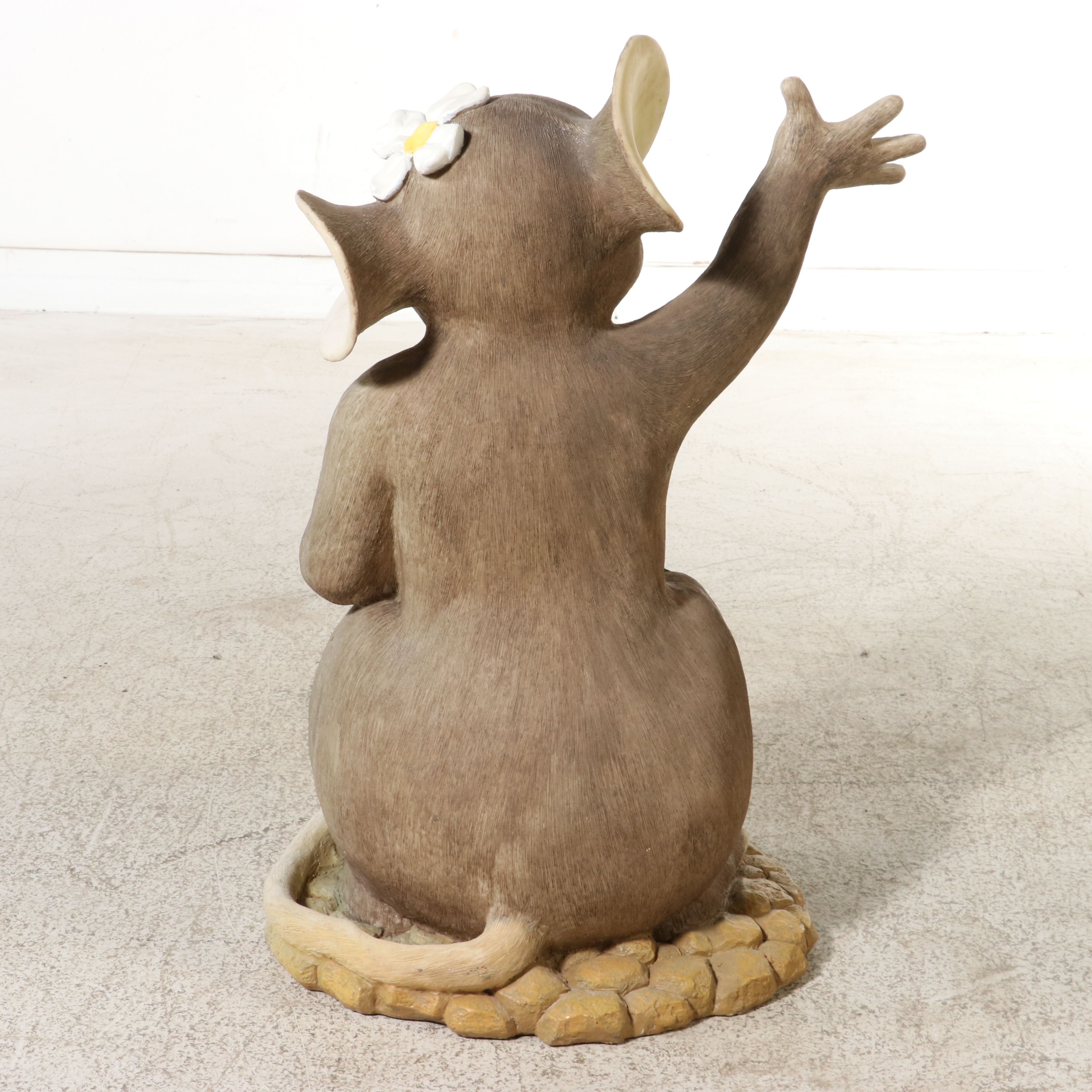 Large Scale Anthropomorphic Mice