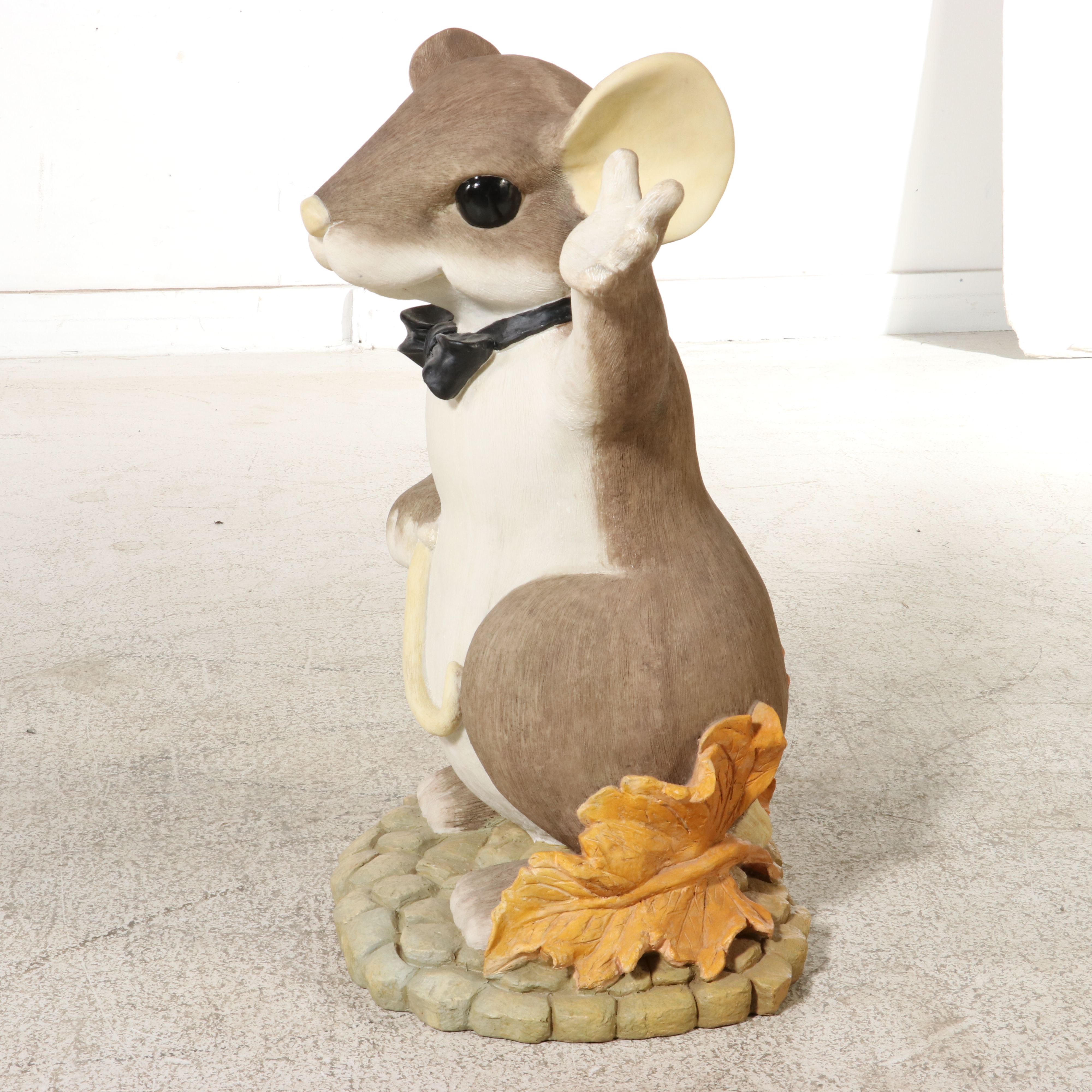 Large Scale Anthropomorphic Mice