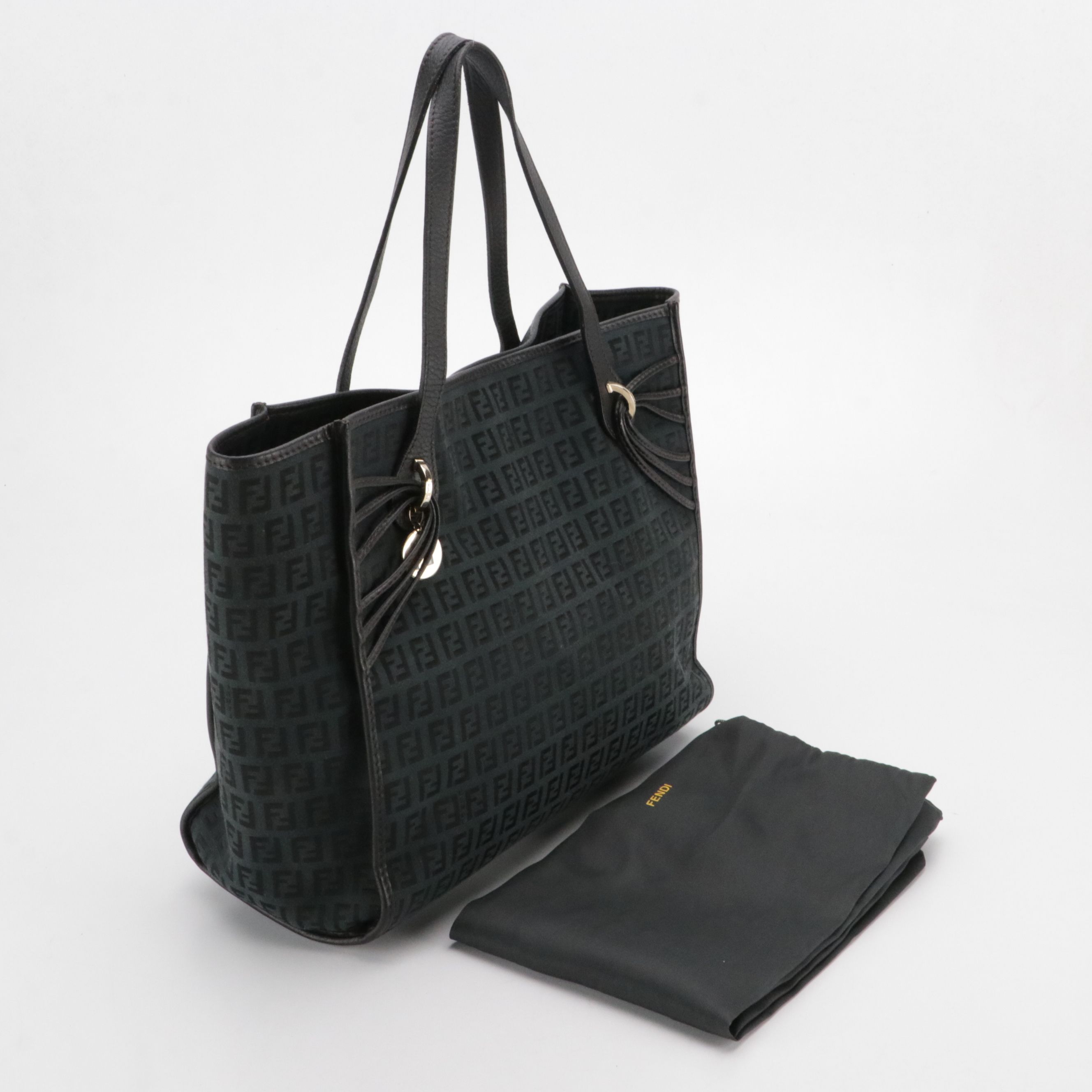 Fendi Tote Bag in Black Zucchino Canvas and Leather Trim