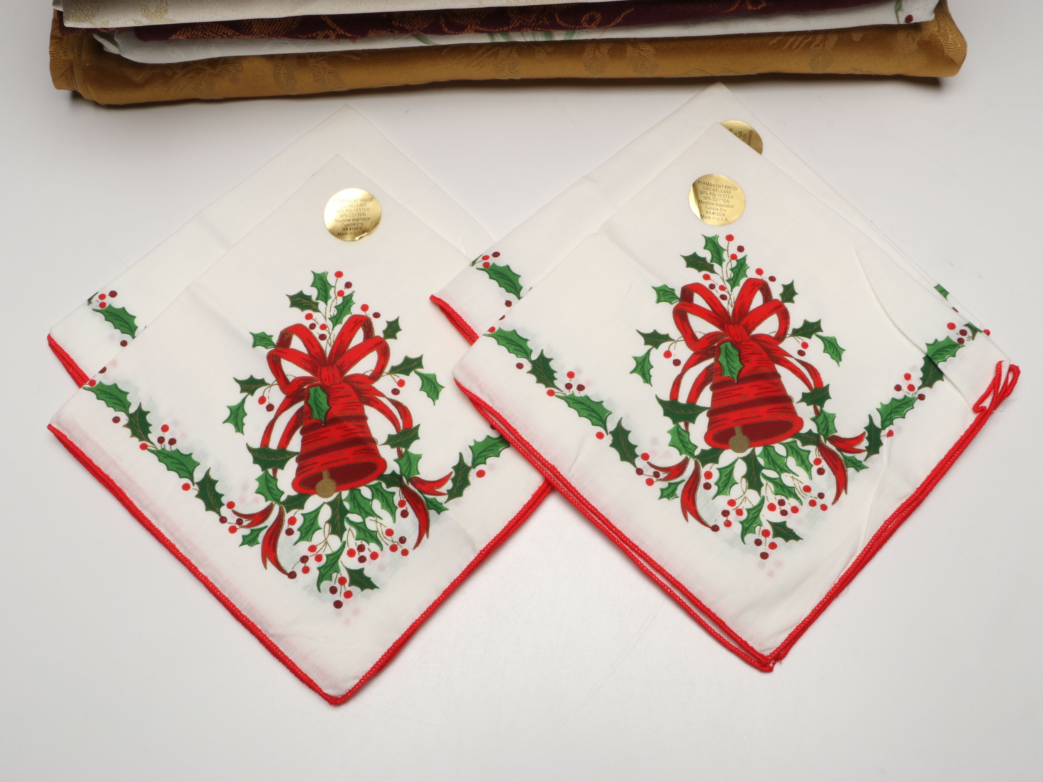 Christmas, Thanksgiving, and Other Seasonal Table Linens