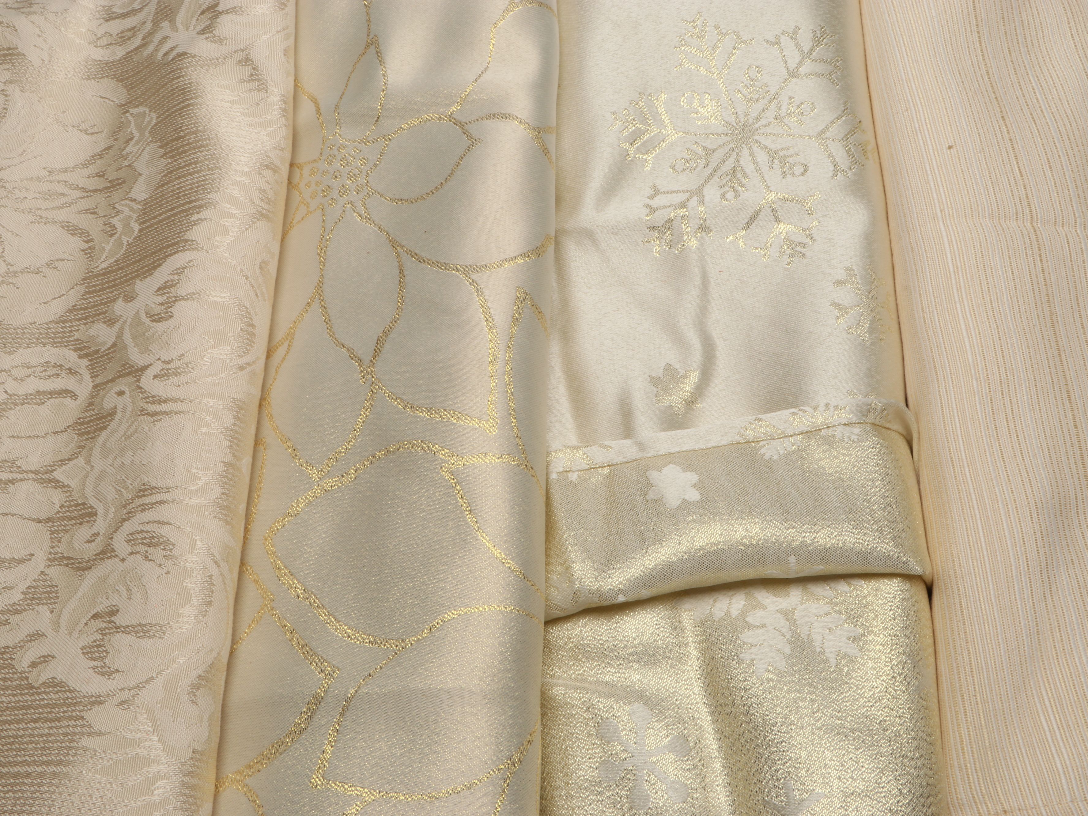 Christmas, Thanksgiving, and Other Seasonal Table Linens