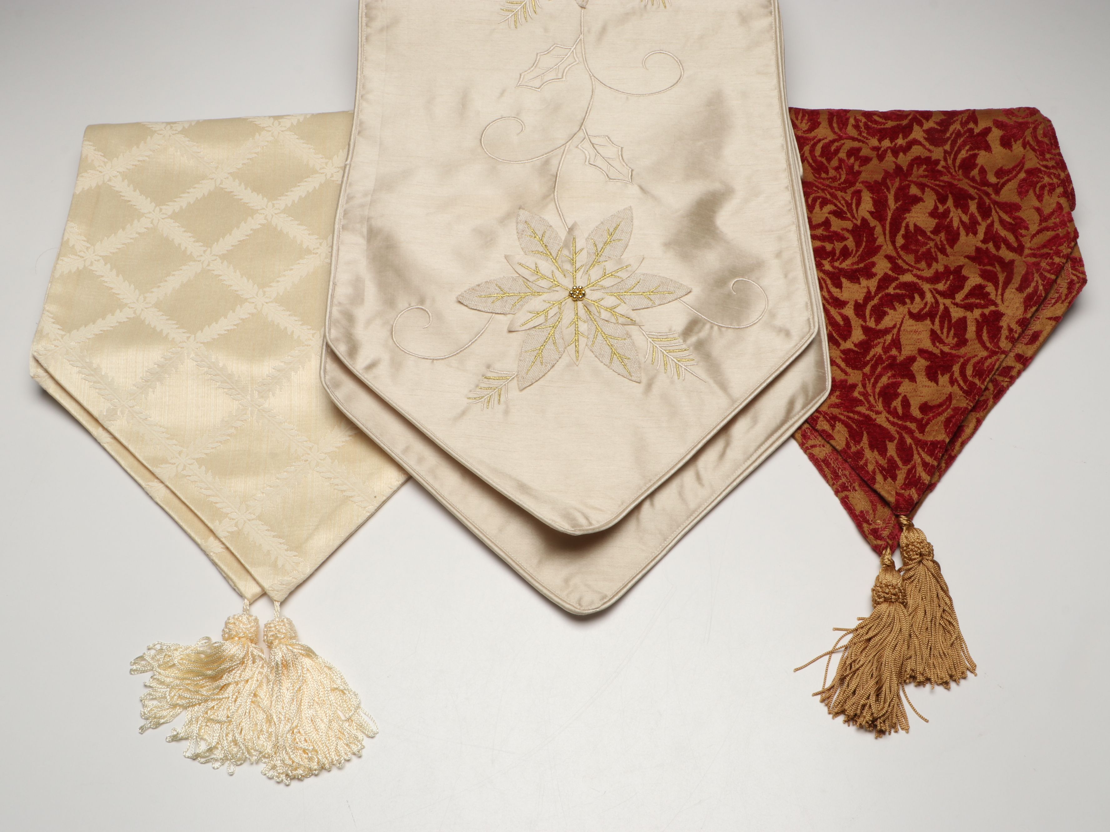 Christmas, Thanksgiving, and Other Seasonal Table Linens