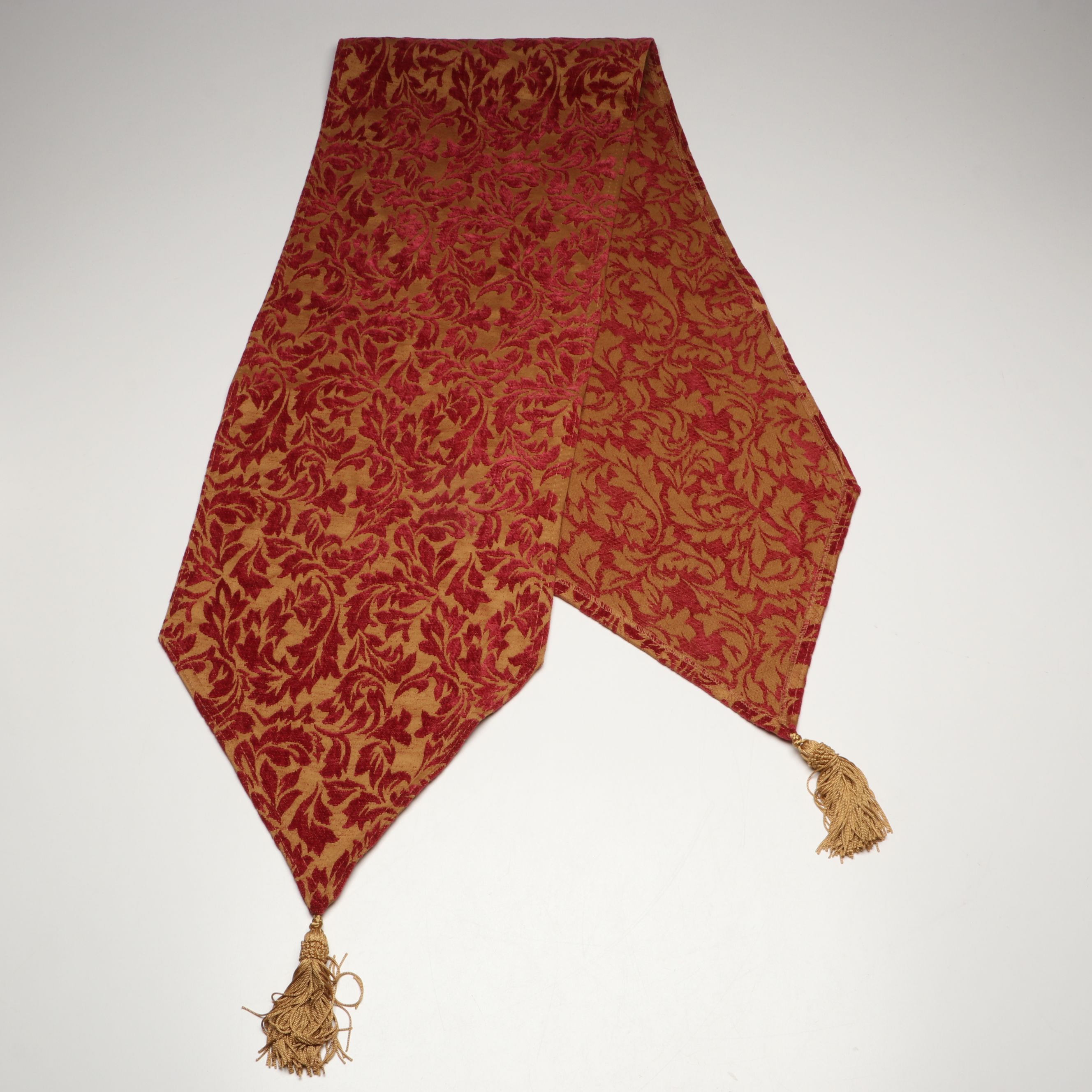 Christmas, Thanksgiving, and Other Seasonal Table Linens