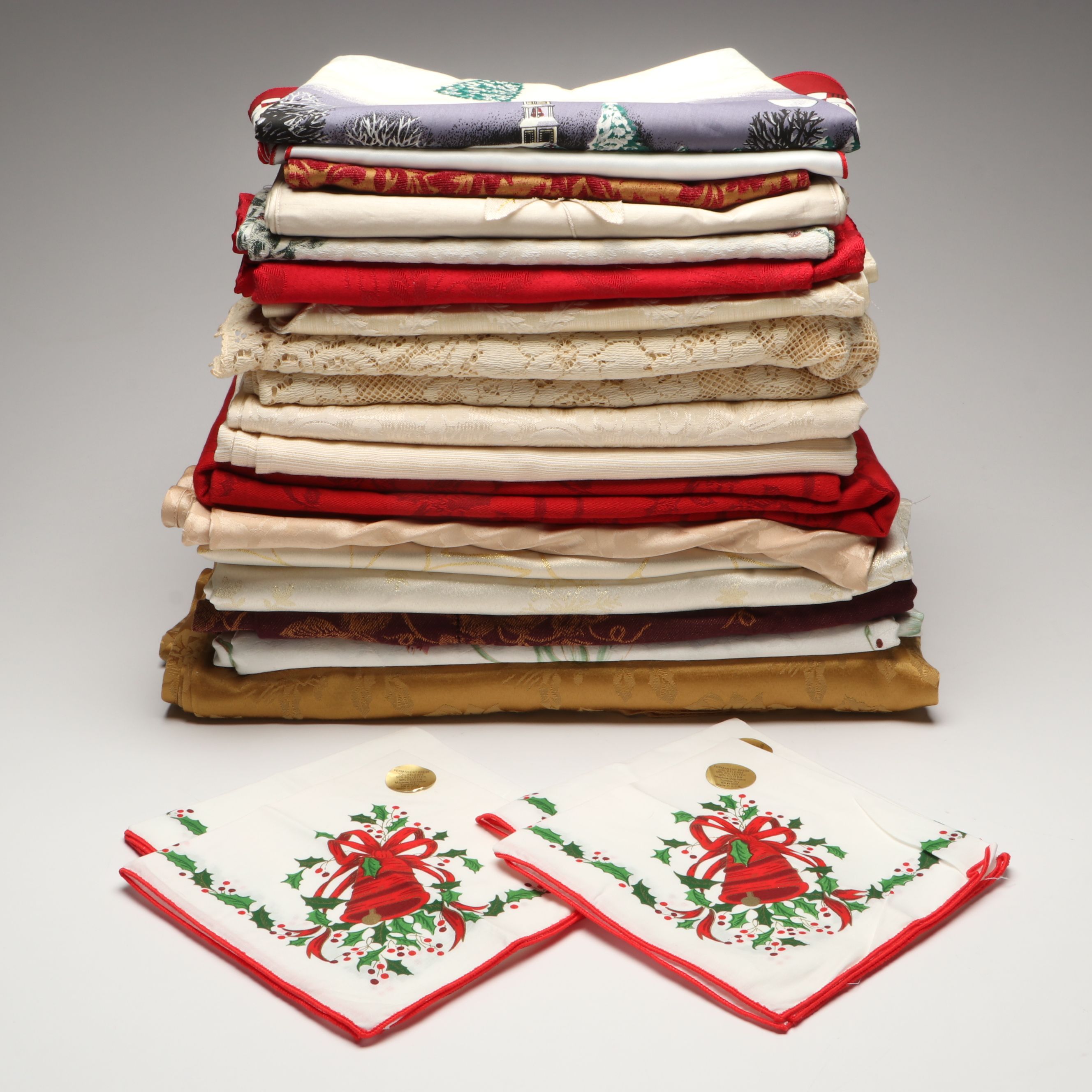 Christmas, Thanksgiving, and Other Seasonal Table Linens