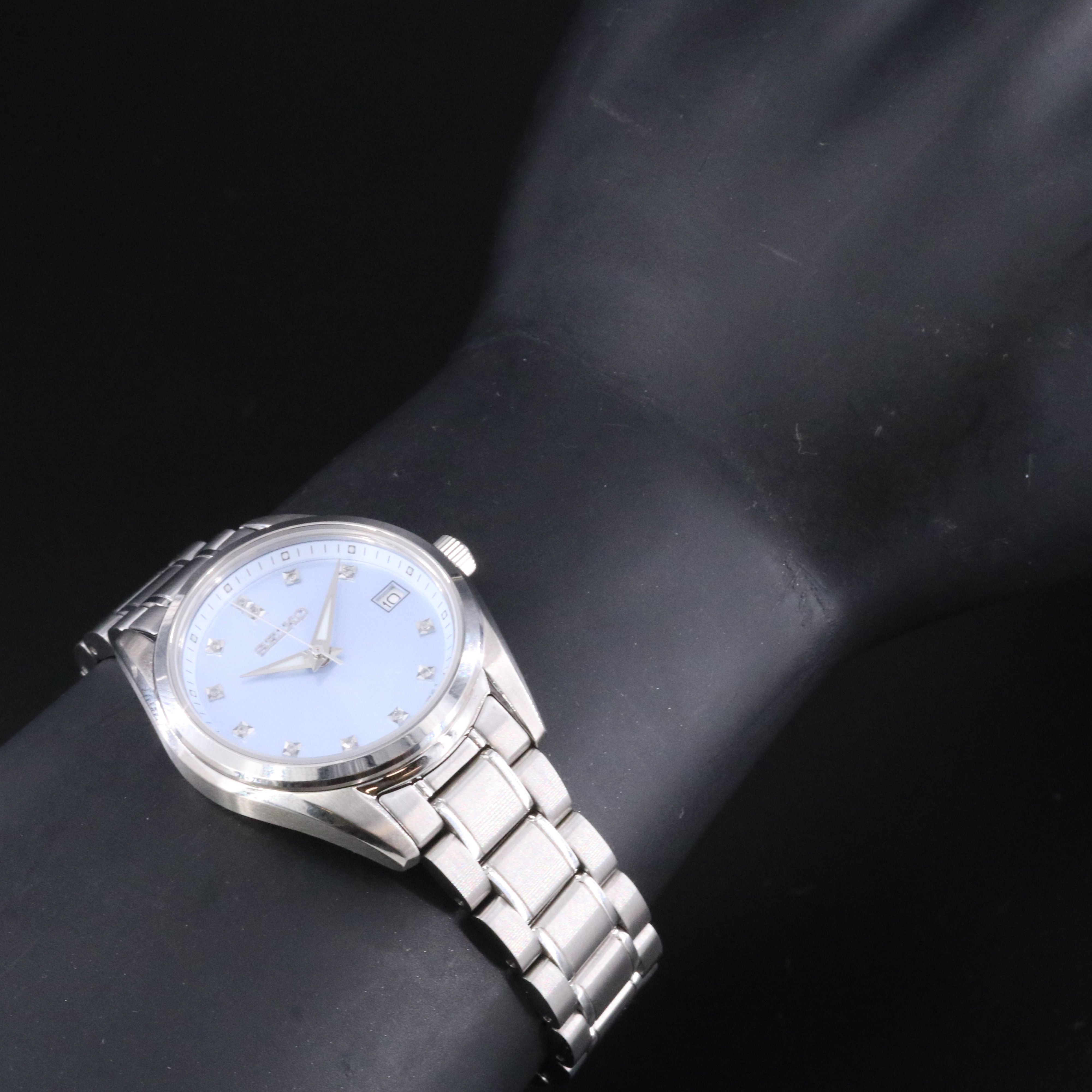 Seiko Diamonds Quartz Watch SUR581