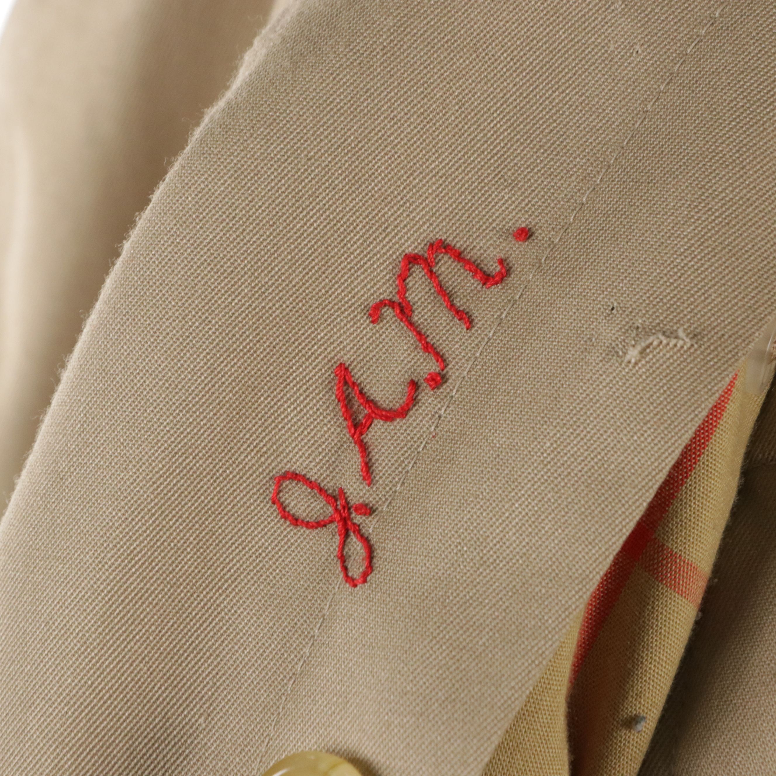 Unisex Burberrys Double-Breasted Gabardine Trenchcoat