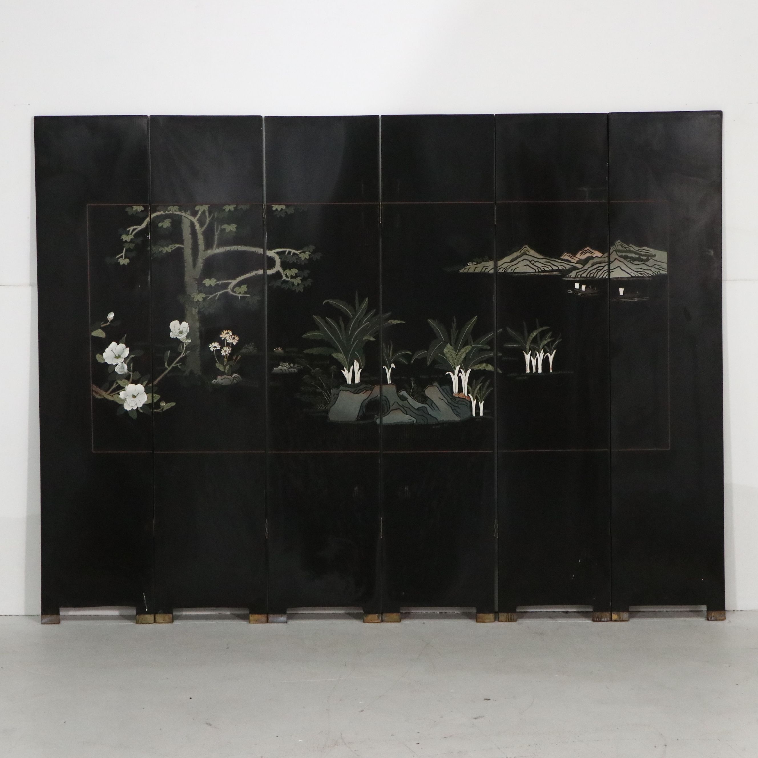 Chinese Six-Panel Coromandel Lacquer Floor Screen, Late 20th Century