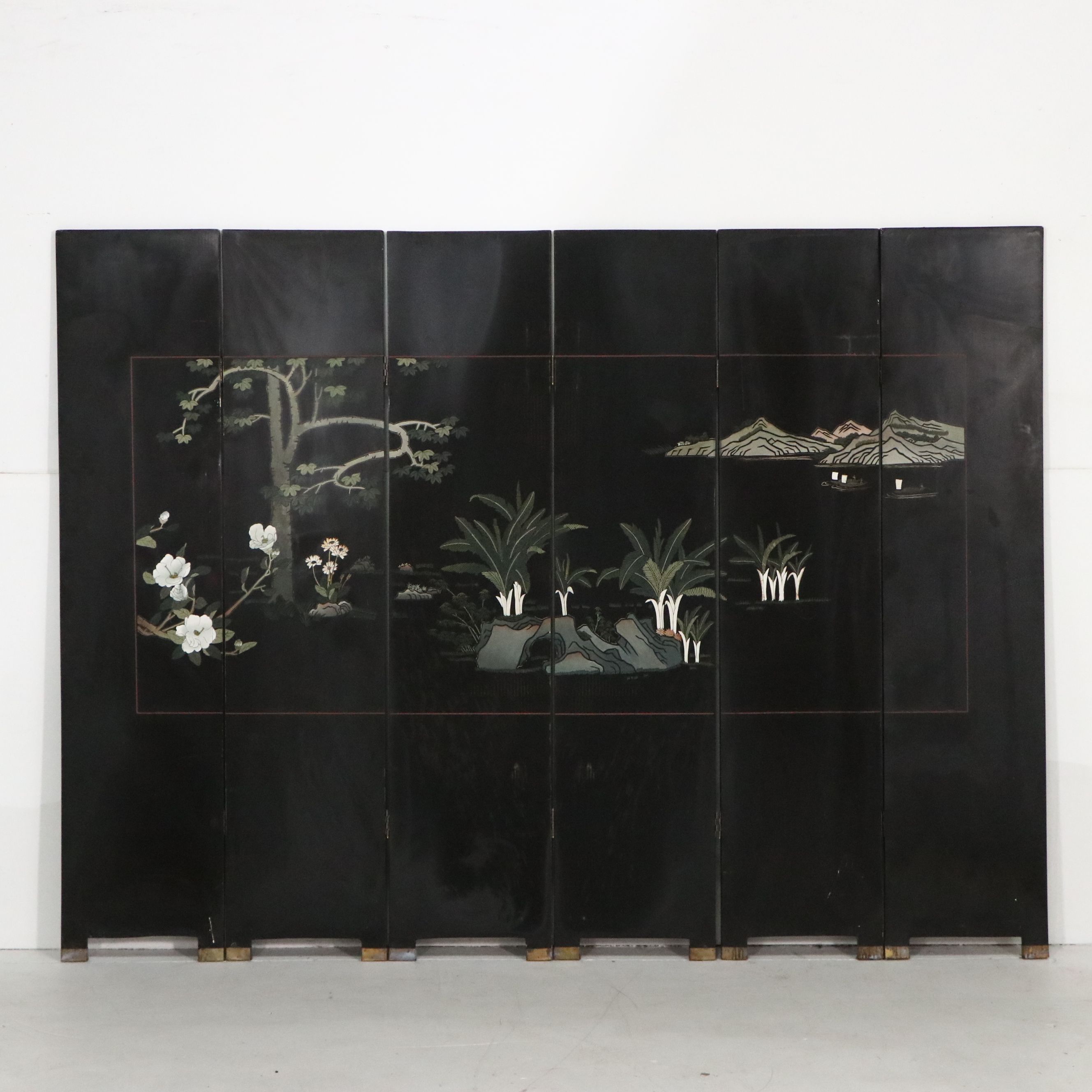 Chinese Six-Panel Coromandel Lacquer Floor Screen, Late 20th Century