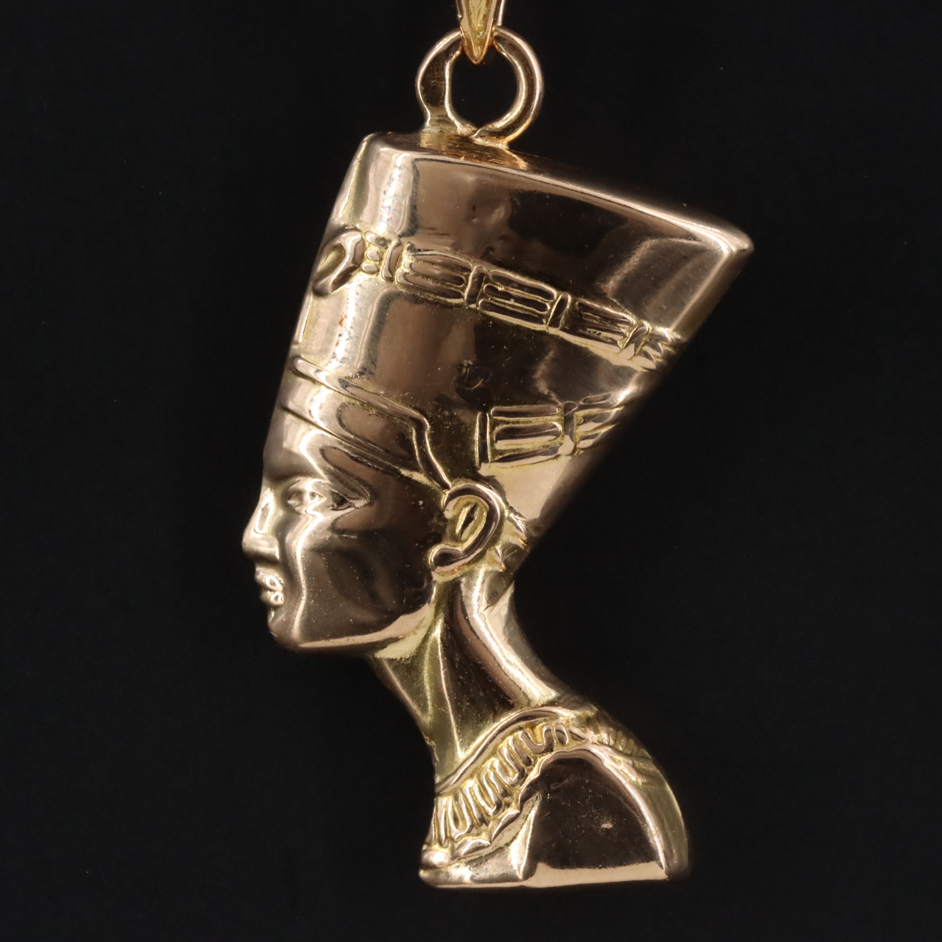 18K Nefertiti Pendant