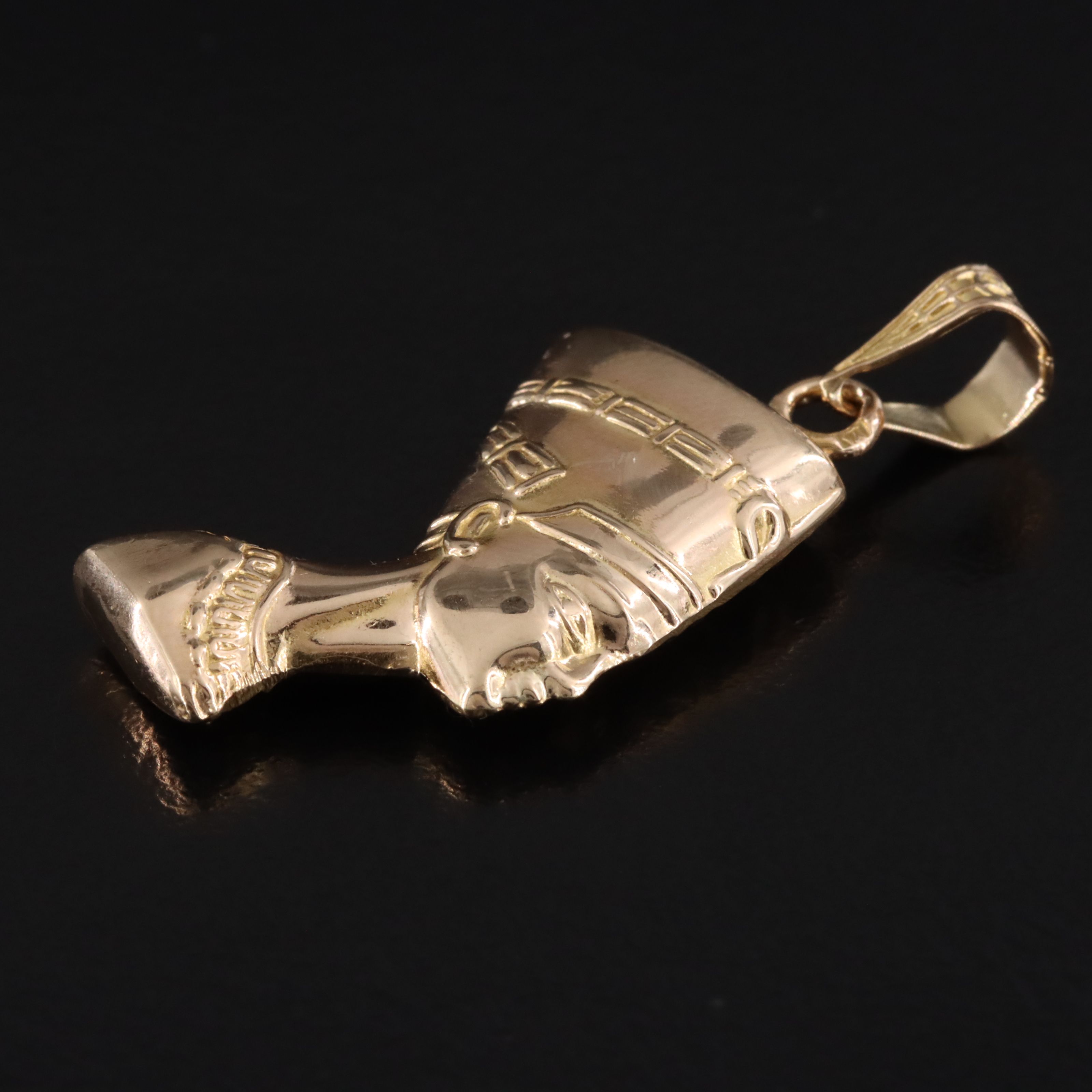 18K Nefertiti Pendant