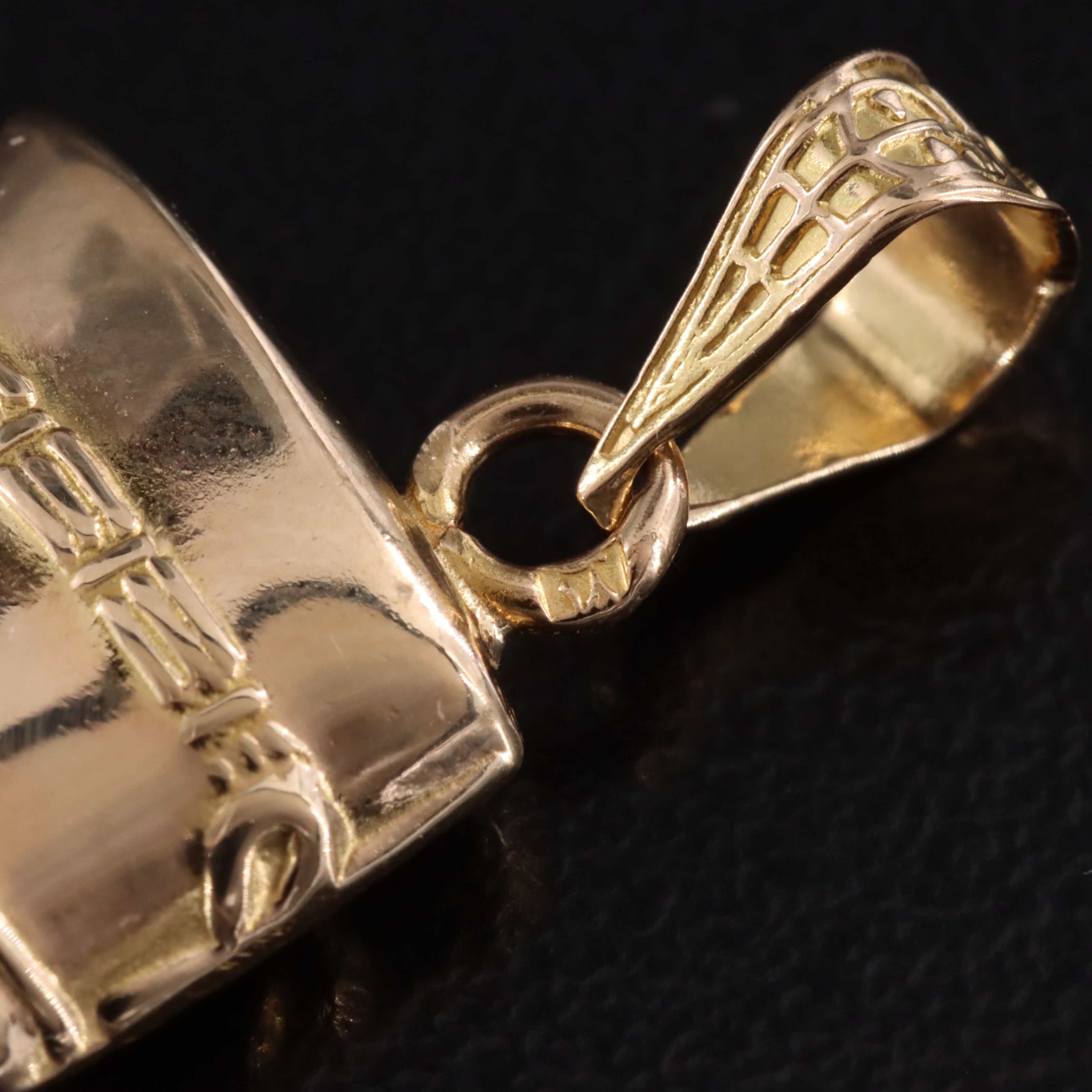 18K Nefertiti Pendant