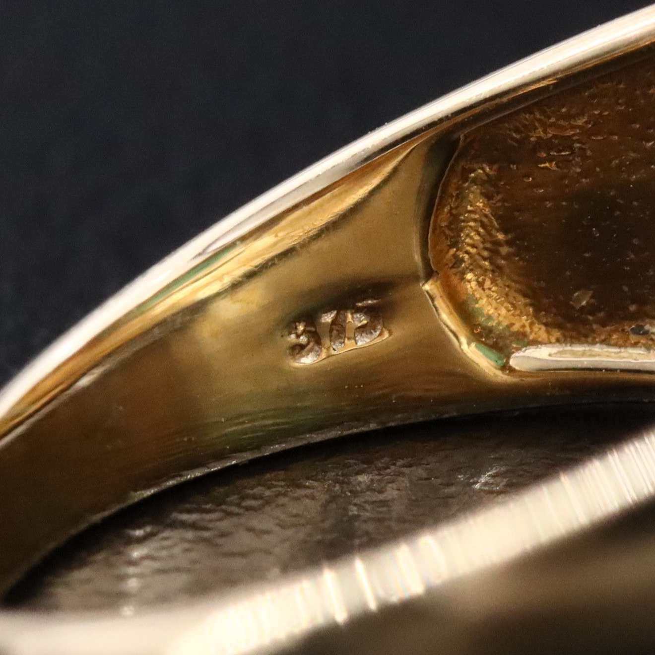 9K Emerald East-West Ring with Zircon Accents