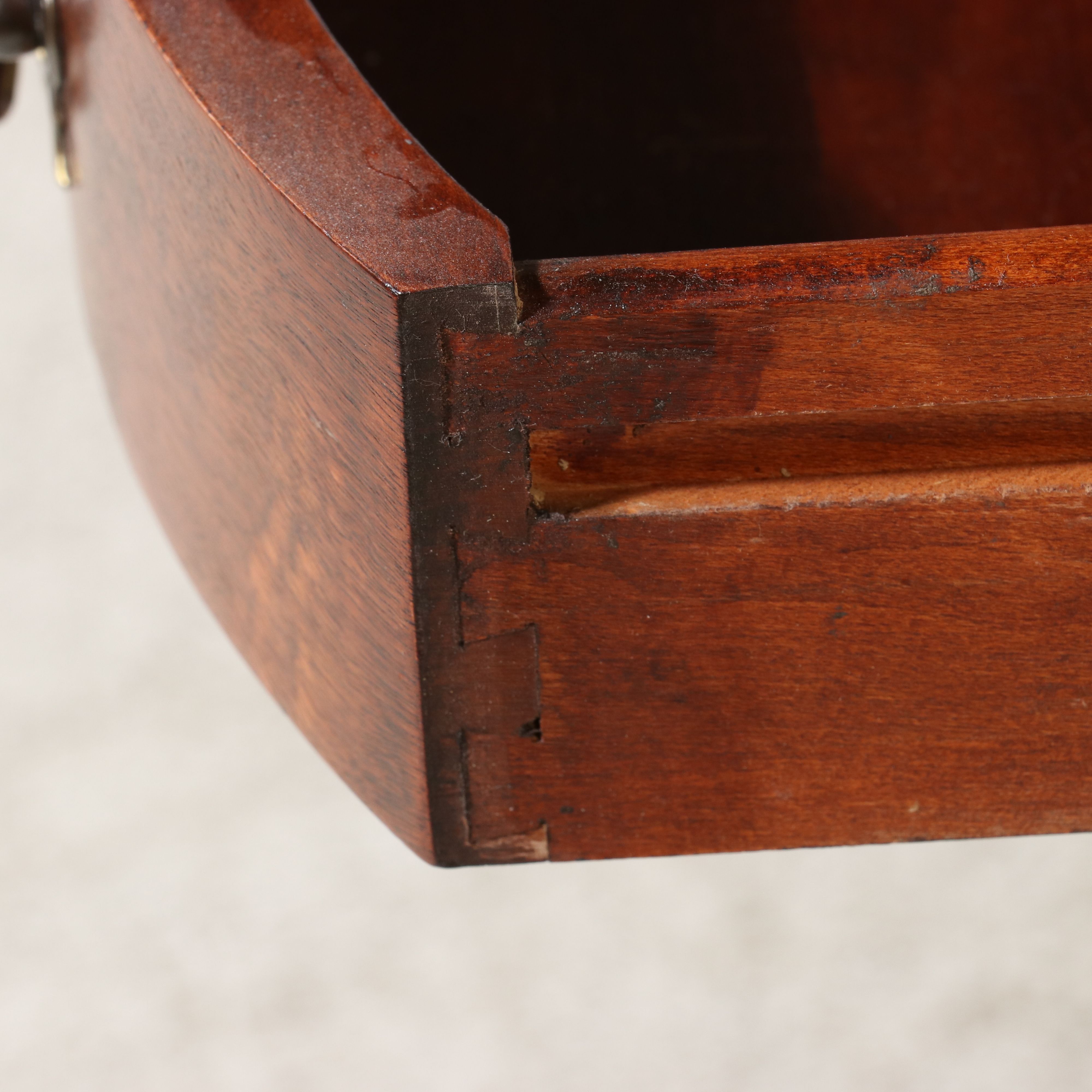 Mersman Duncan Phyfe Style Pedestal Drum Table with Carved Tripod Base