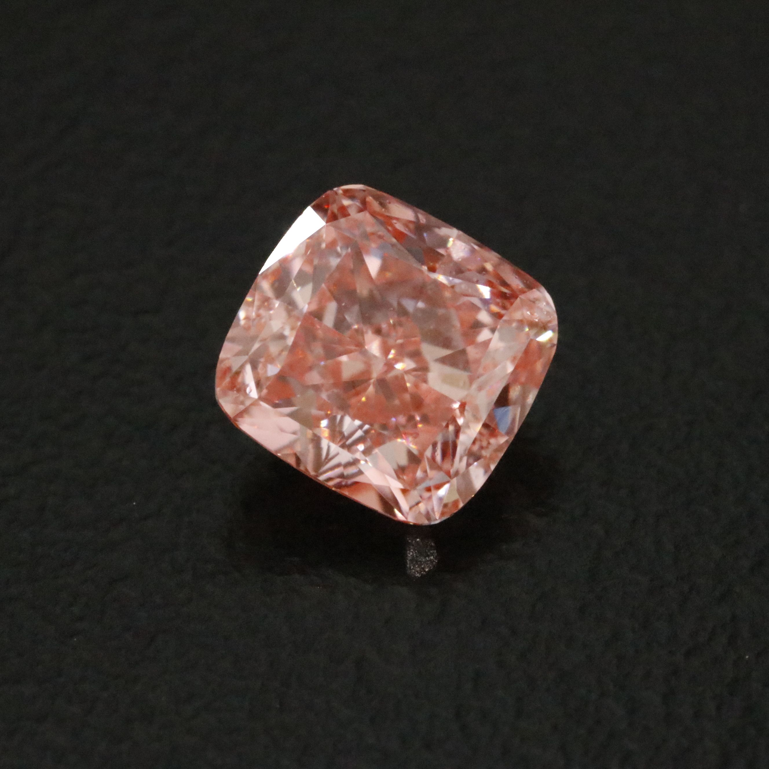 Loose 1.46 CT Lab Grown Fancy Vivid Pink Diamond with IGI Report
