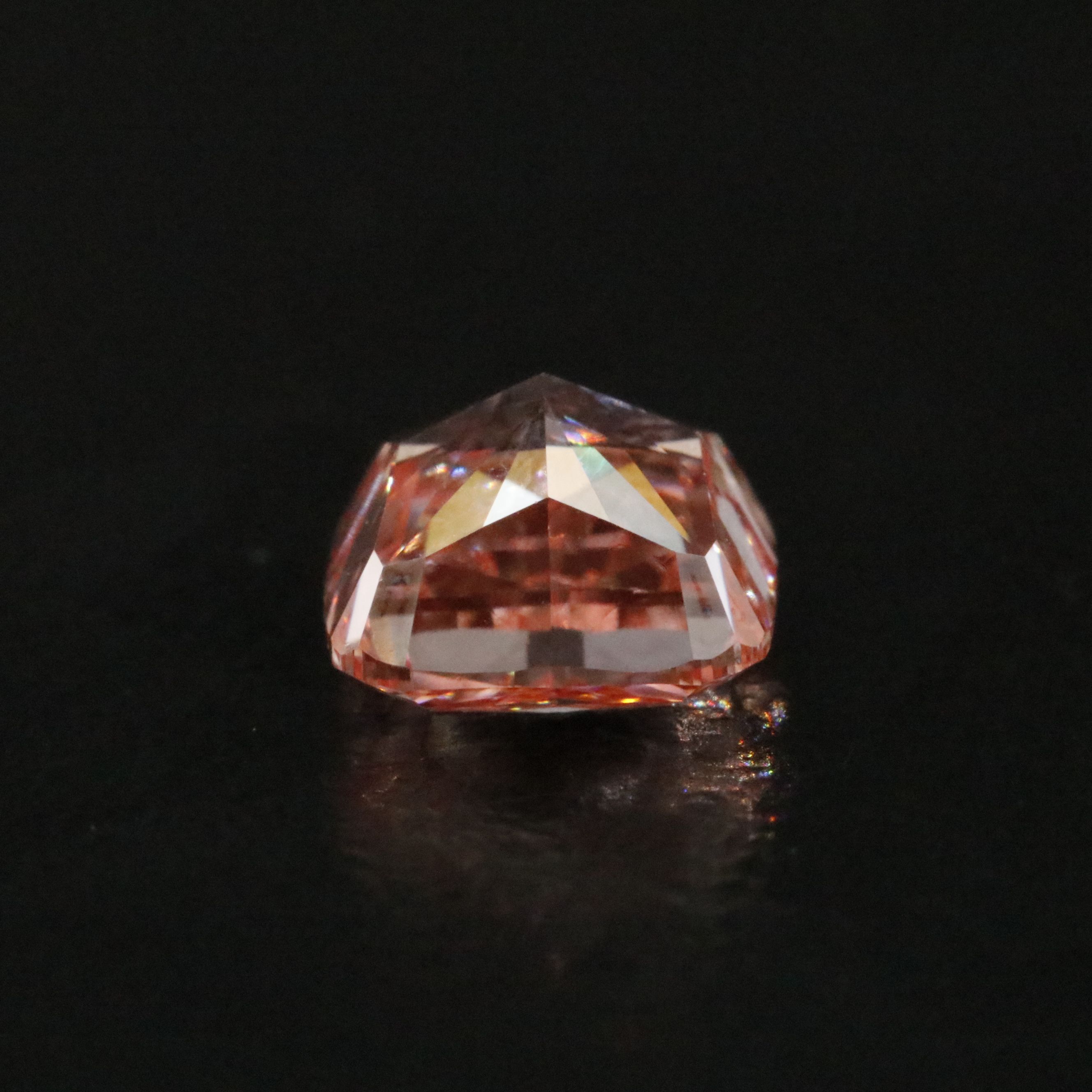 Loose 1.46 CT Lab Grown Fancy Vivid Pink Diamond with IGI Report