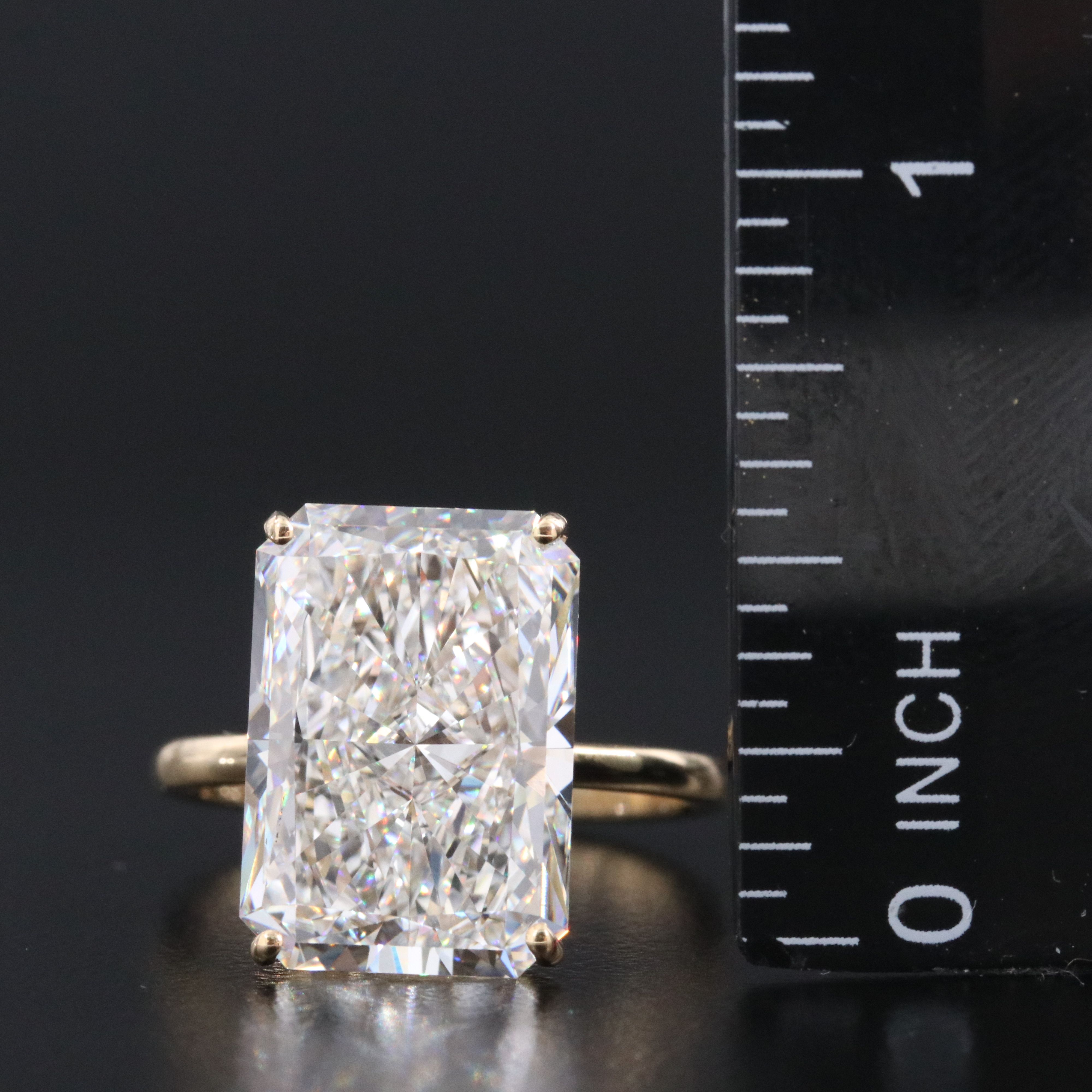 18K 10.18 CT Lab Grown Diamond Ring with IGI Report