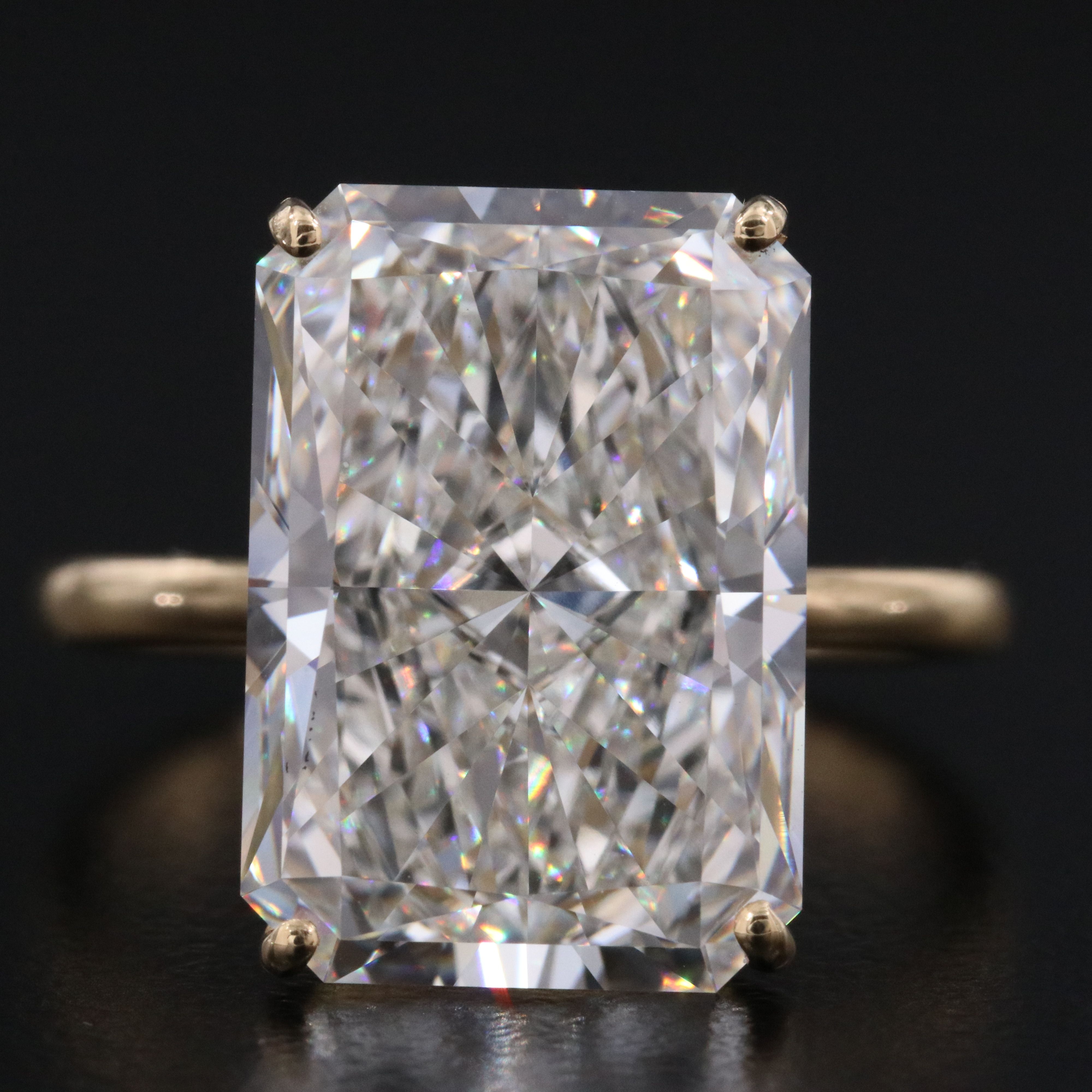 18K 10.18 CT Lab Grown Diamond Ring with IGI Report