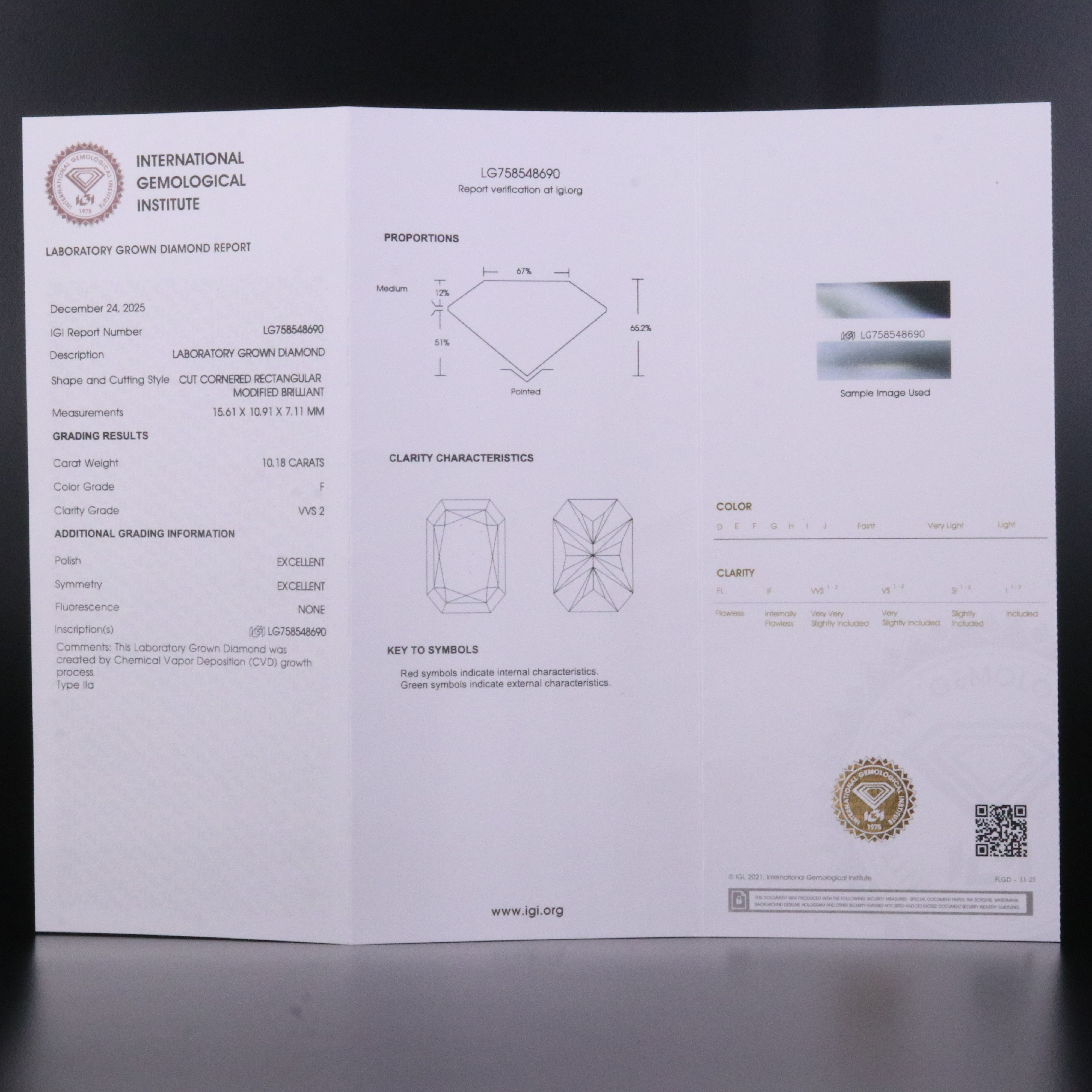 18K 10.18 CT Lab Grown Diamond Ring with IGI Report
