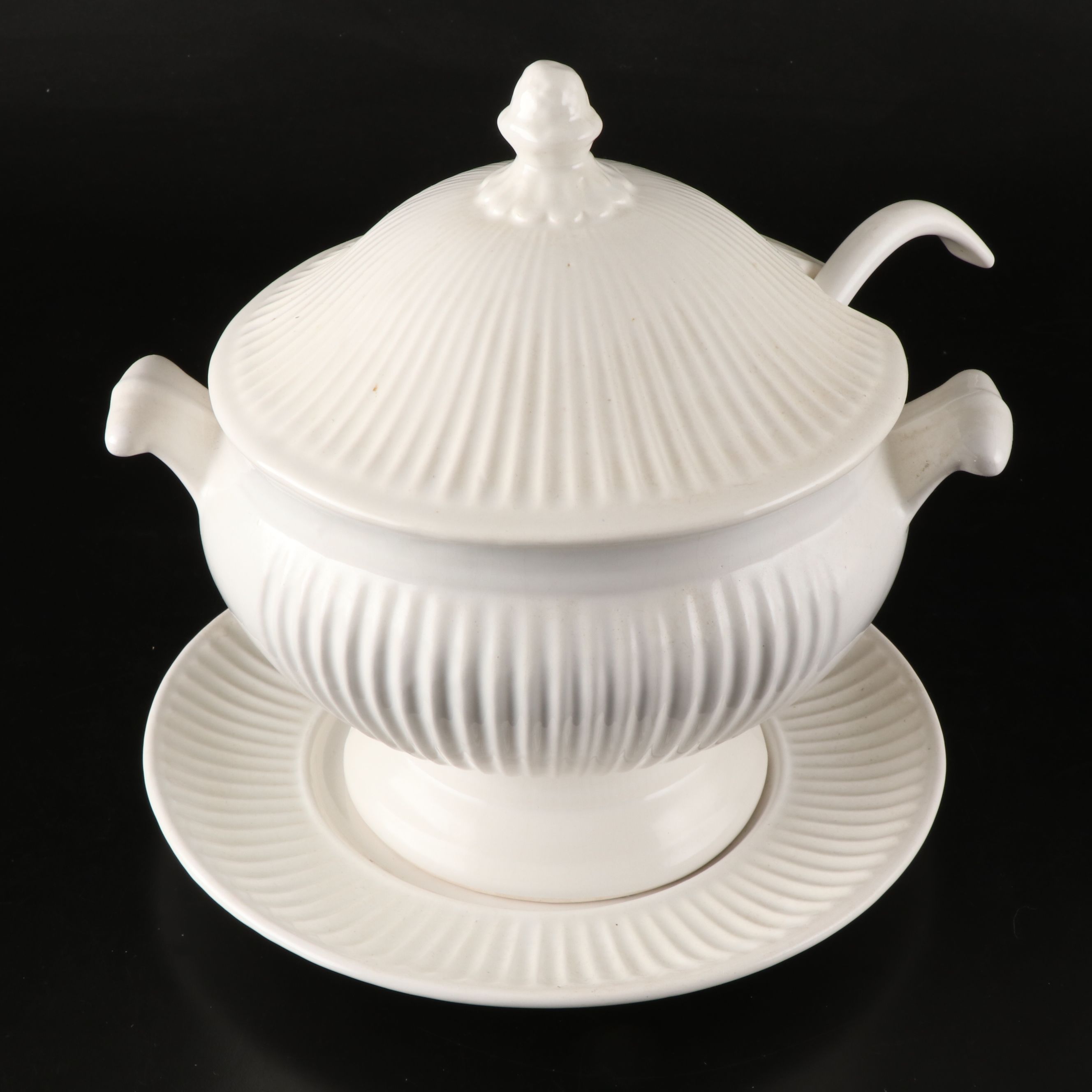California Pottery White Ribbed Soup Tureen, Mid to Late 20th Century
