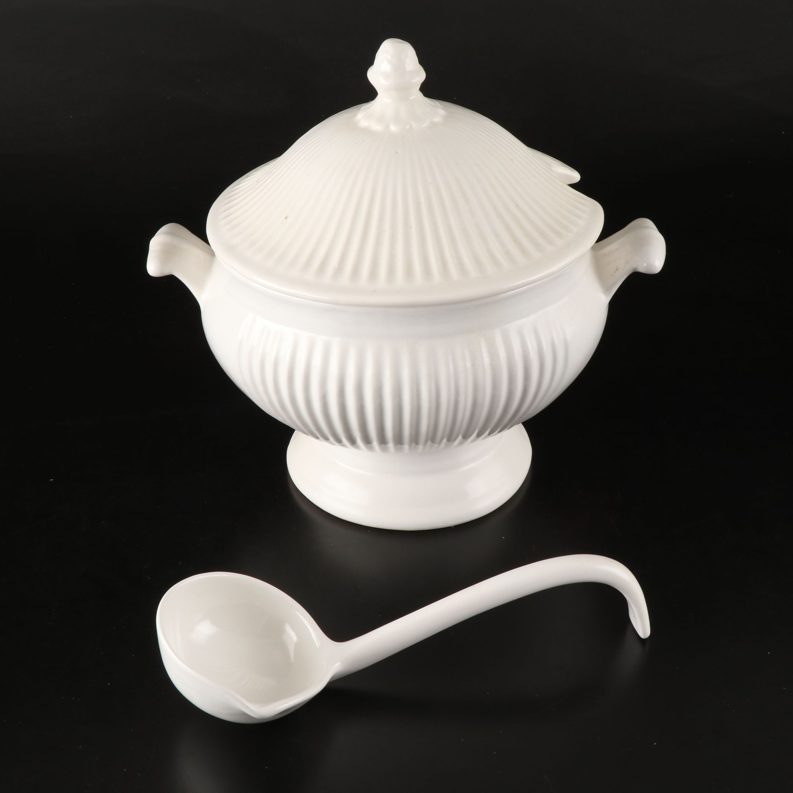 California Pottery White Ribbed Soup Tureen, Mid to Late 20th Century