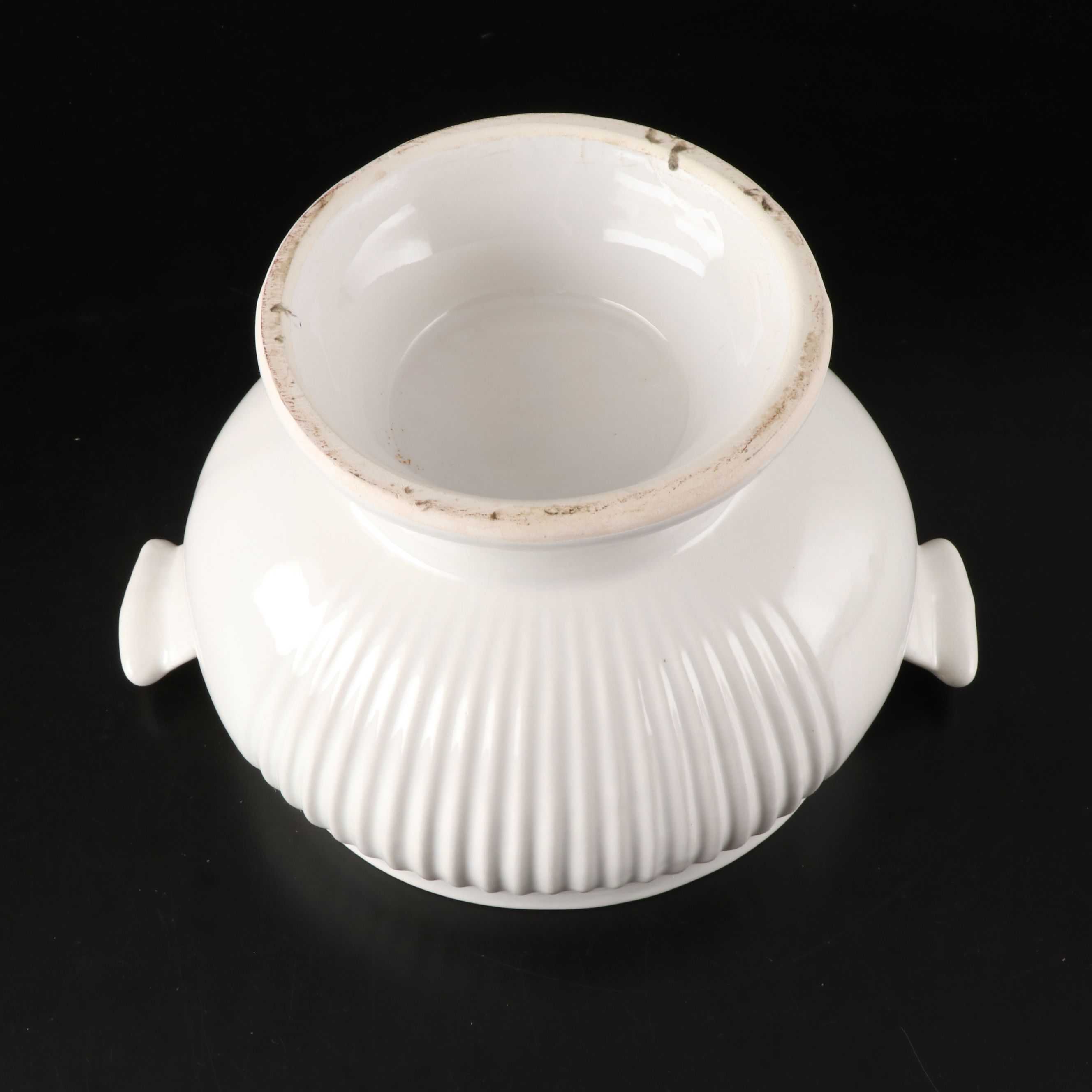 California Pottery White Ribbed Soup Tureen, Mid to Late 20th Century