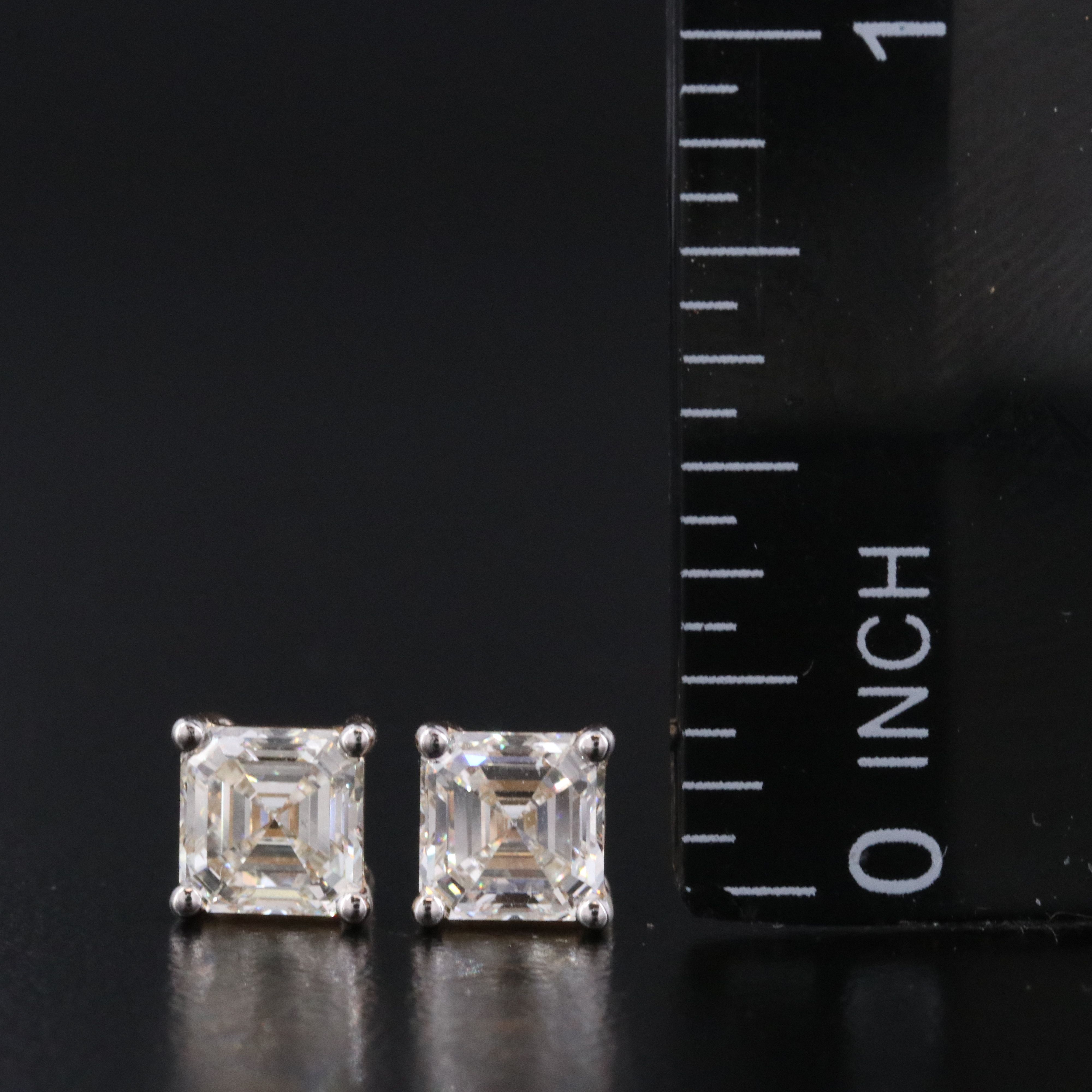 18K 2.01 CT Diamond Stud Earrings with GIA Reports