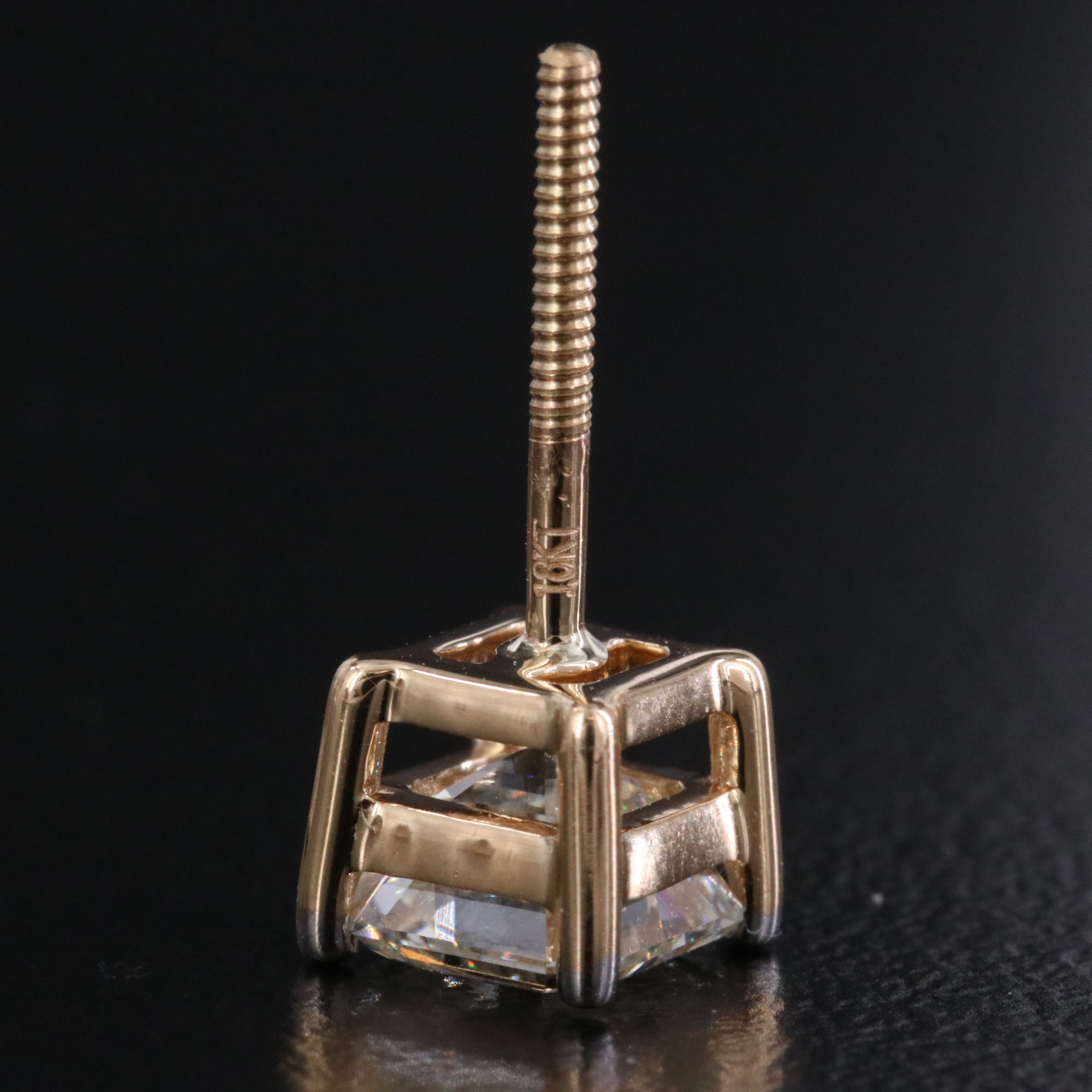 18K 2.01 CT Diamond Stud Earrings with GIA Reports