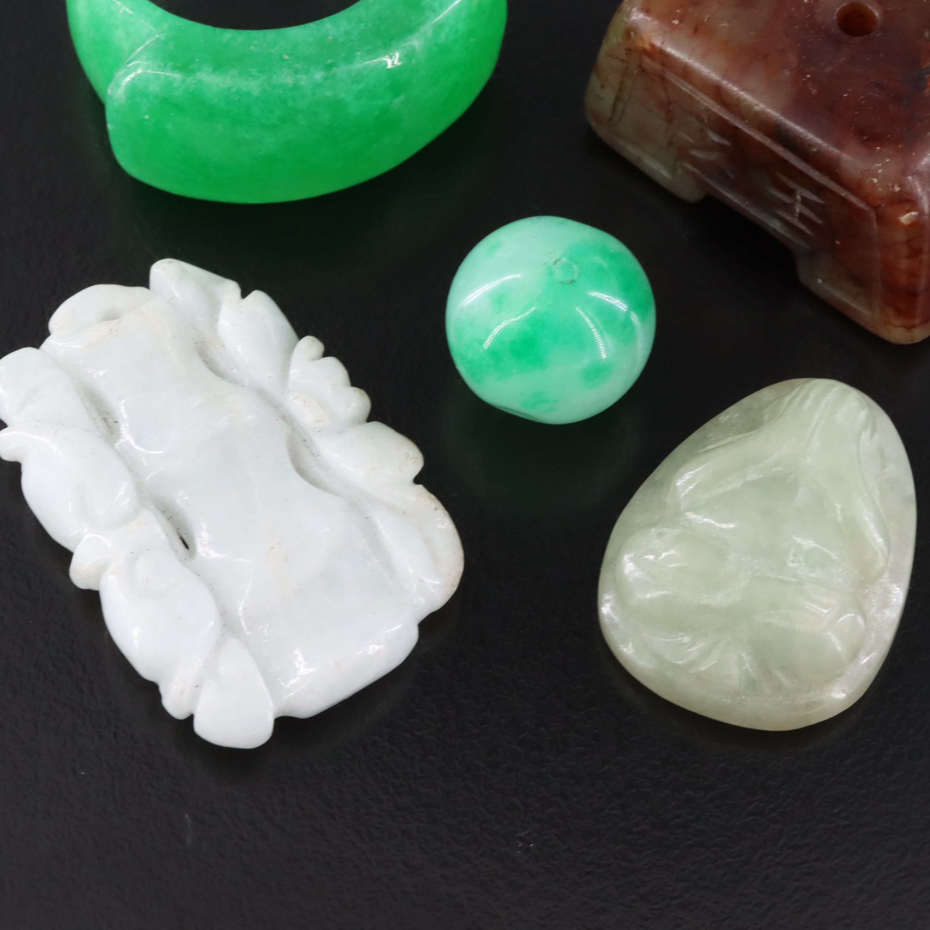 Chinese Jadeite And Hard Stone Archer's Ring, Beads and Loose Stone