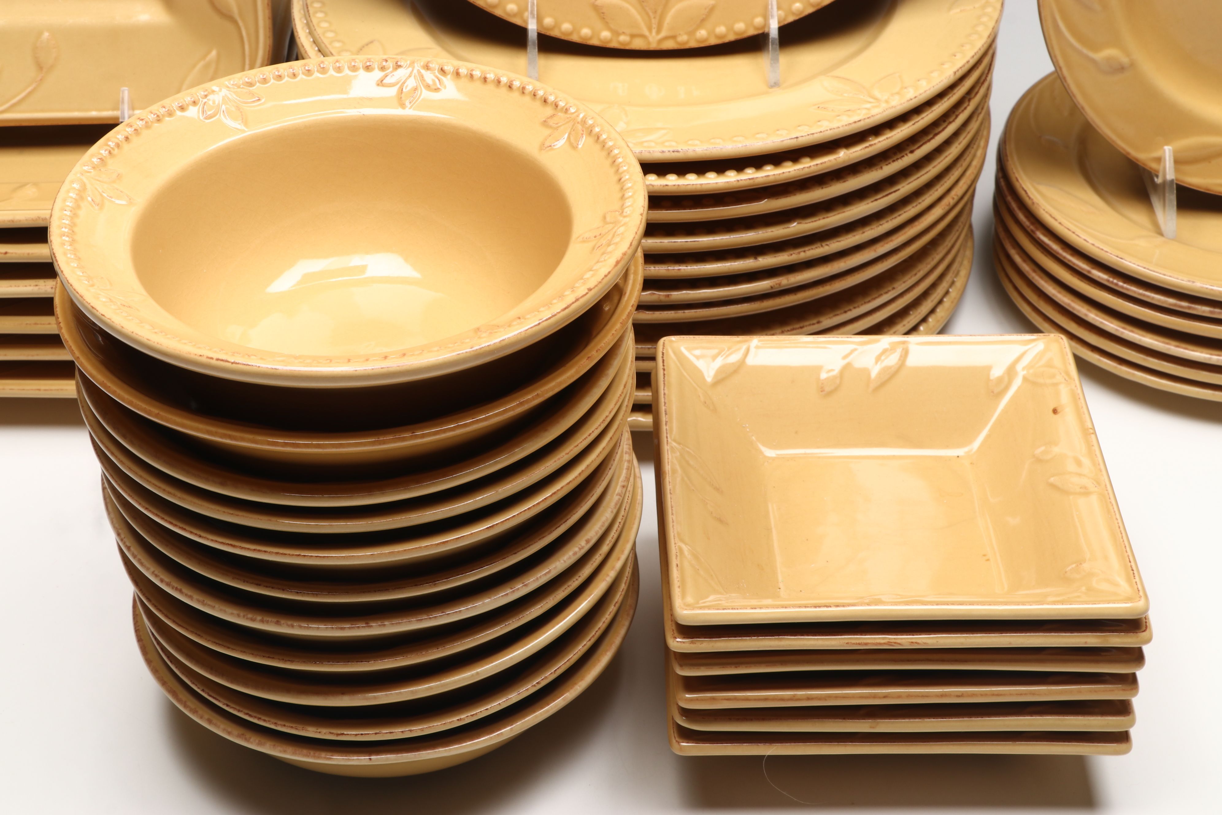 Signature Housewares "Sorrento" Stoneware Dinnerware