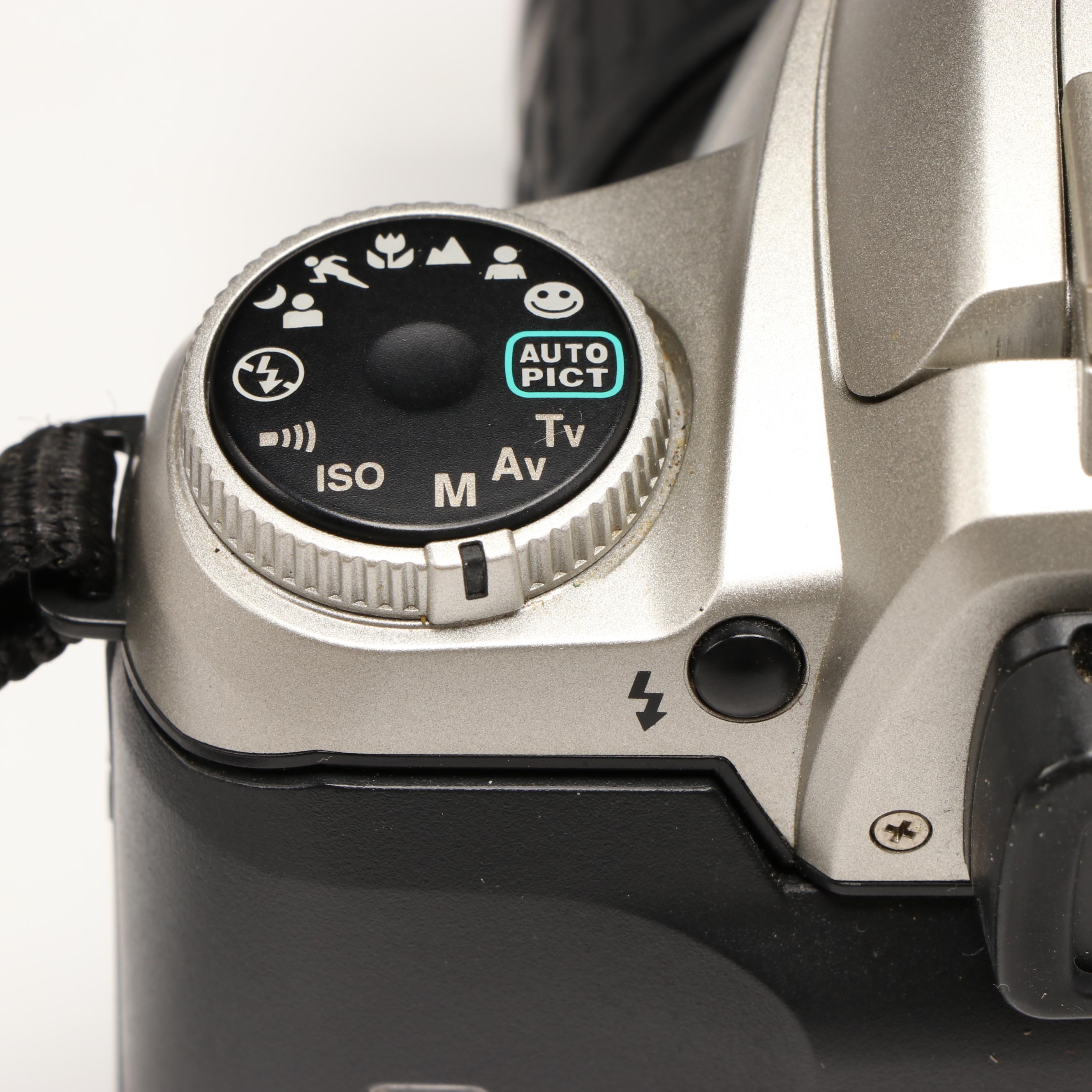 Pentax ZX-7 SLR 35mm Camera with Expedition Outfitters Camera Bag