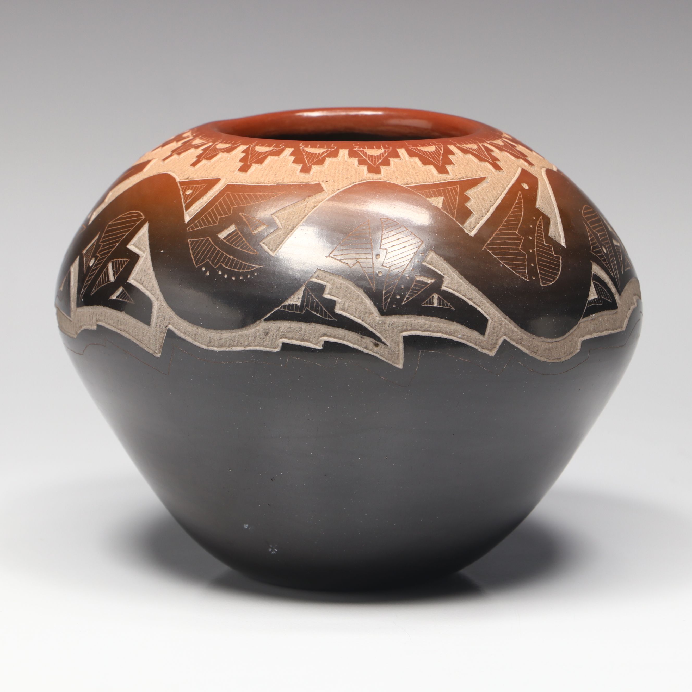 Sammy Naranjo Santa Clara Art Pottery Sgraffito Vase
